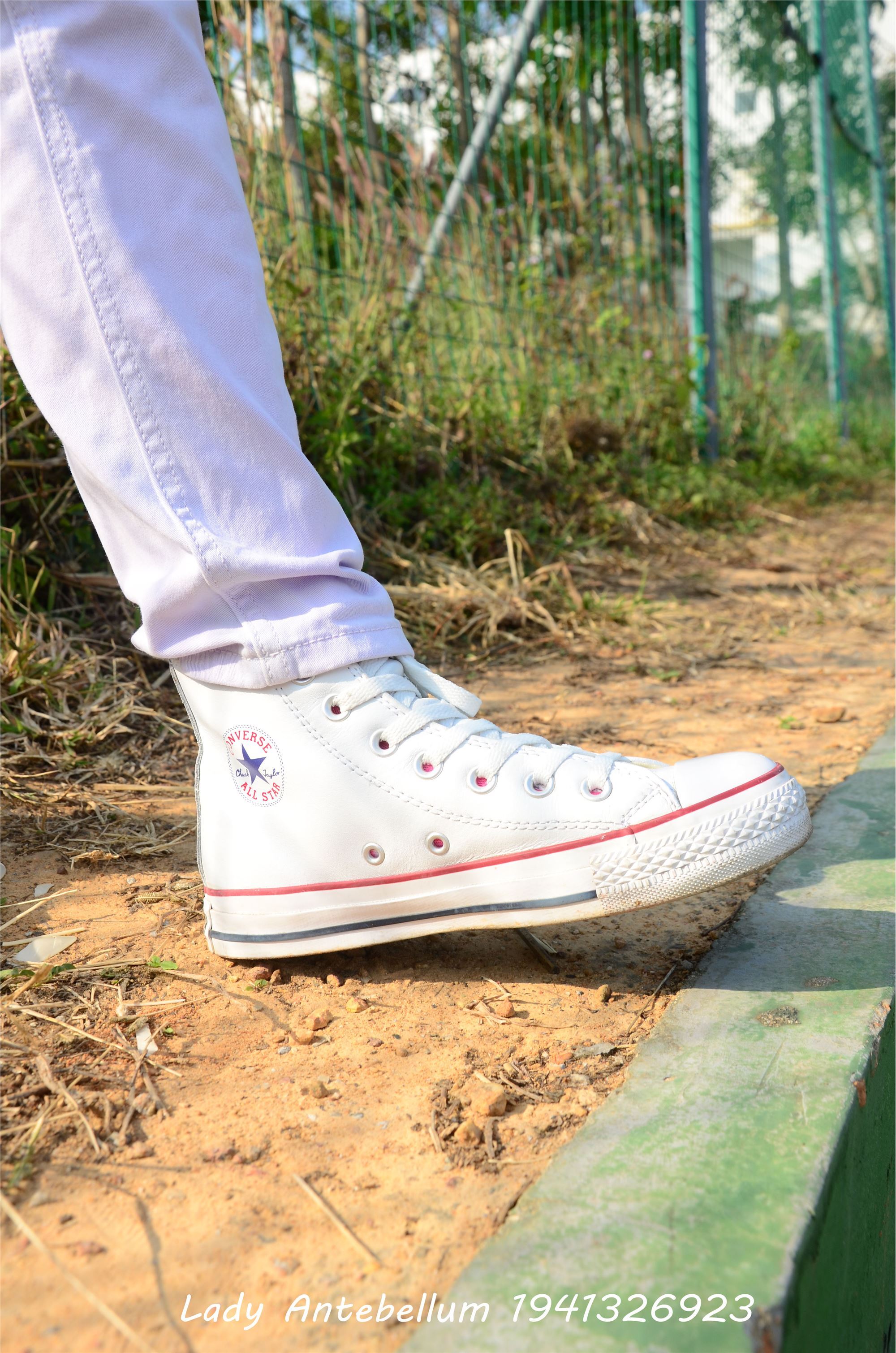 [战前女神] 恋足美腿棉袜女神级摄影套图 002