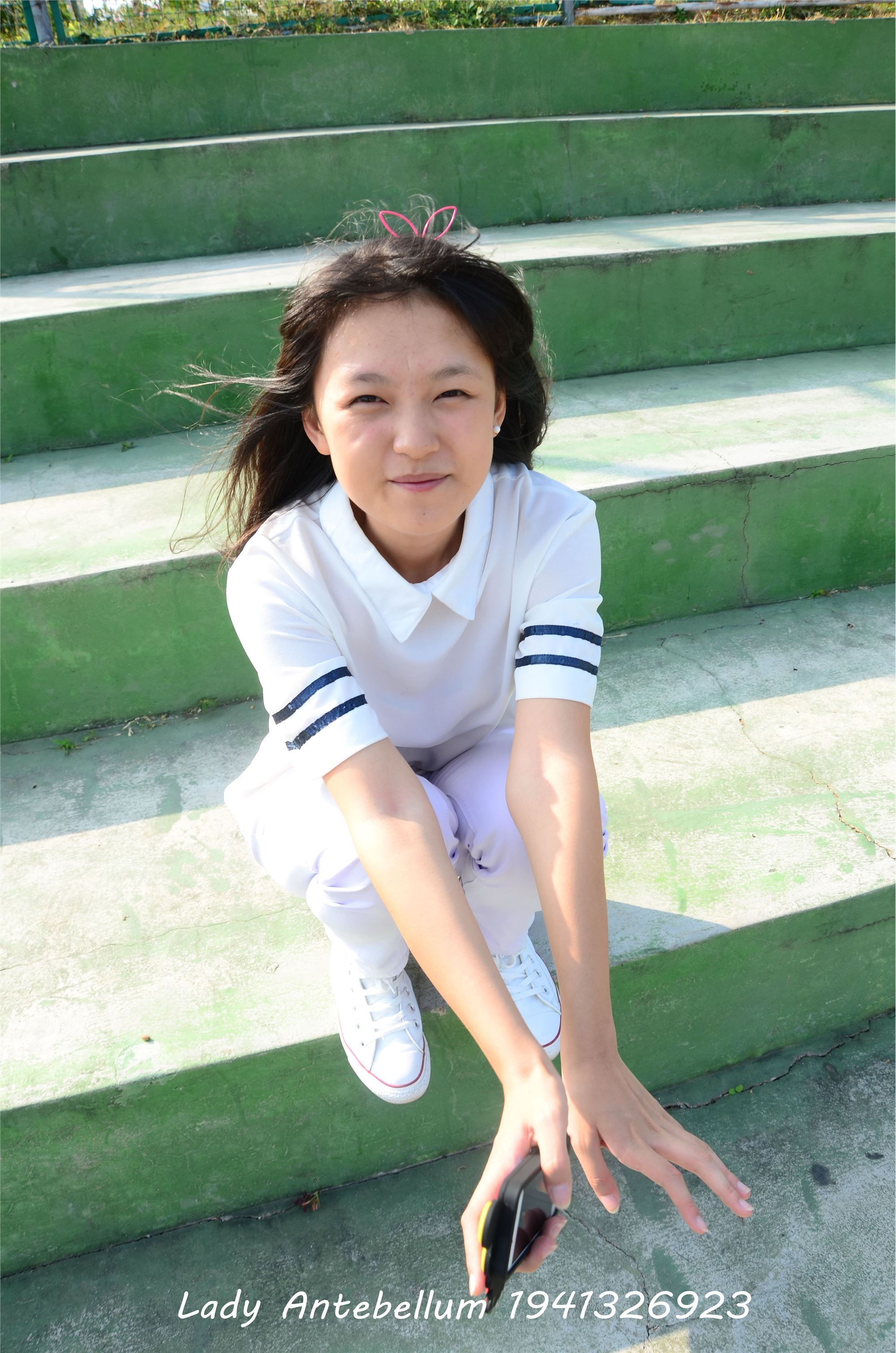 [战前女神] 恋足美腿棉袜女神级摄影套图 002