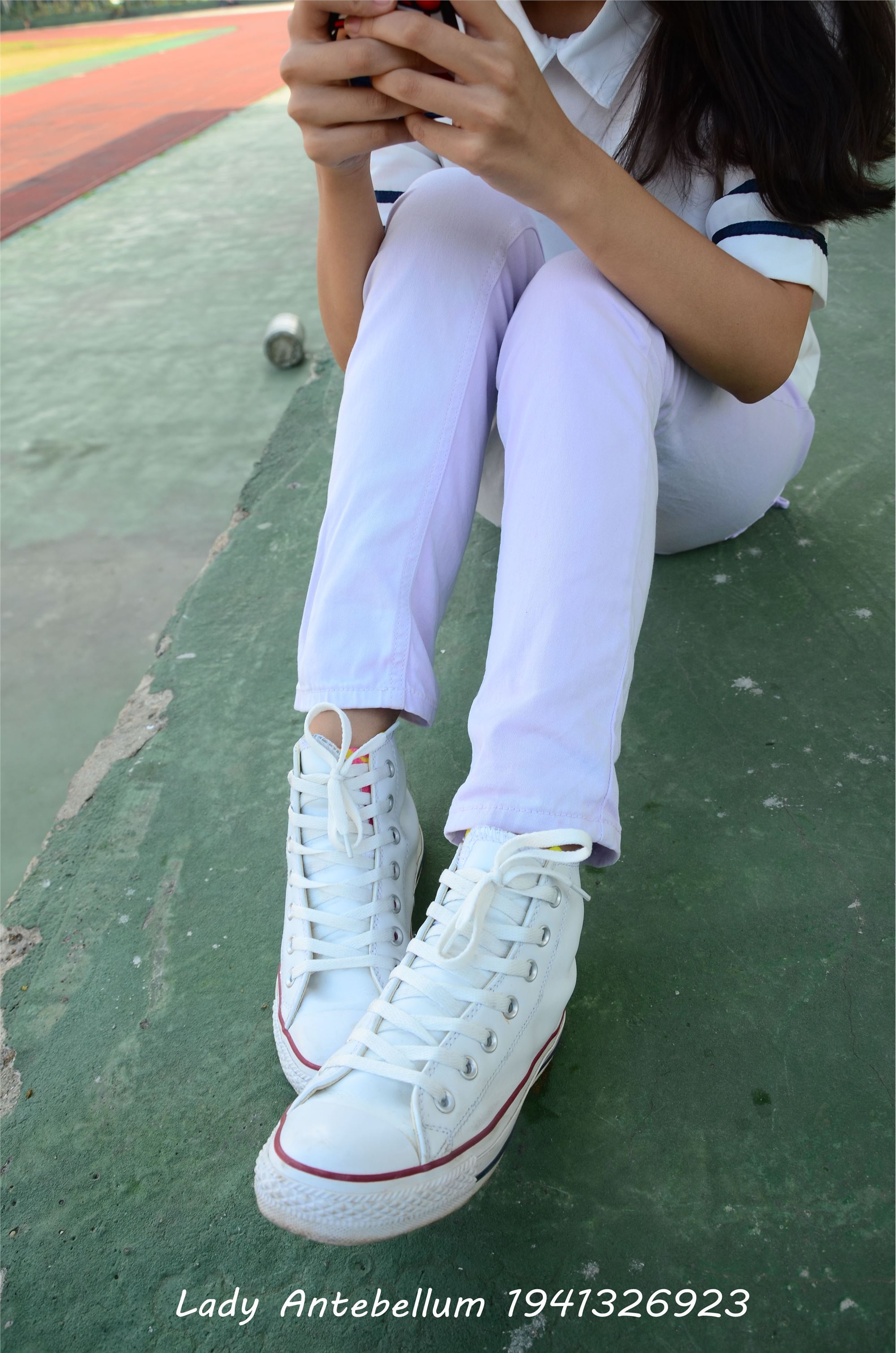 [战前女神] 恋足美腿棉袜女神级摄影套图 002