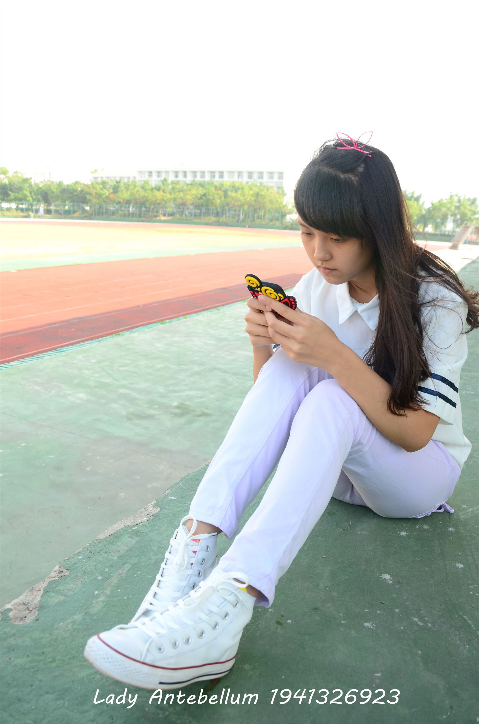 [战前女神] 恋足美腿棉袜女神级摄影套图 002