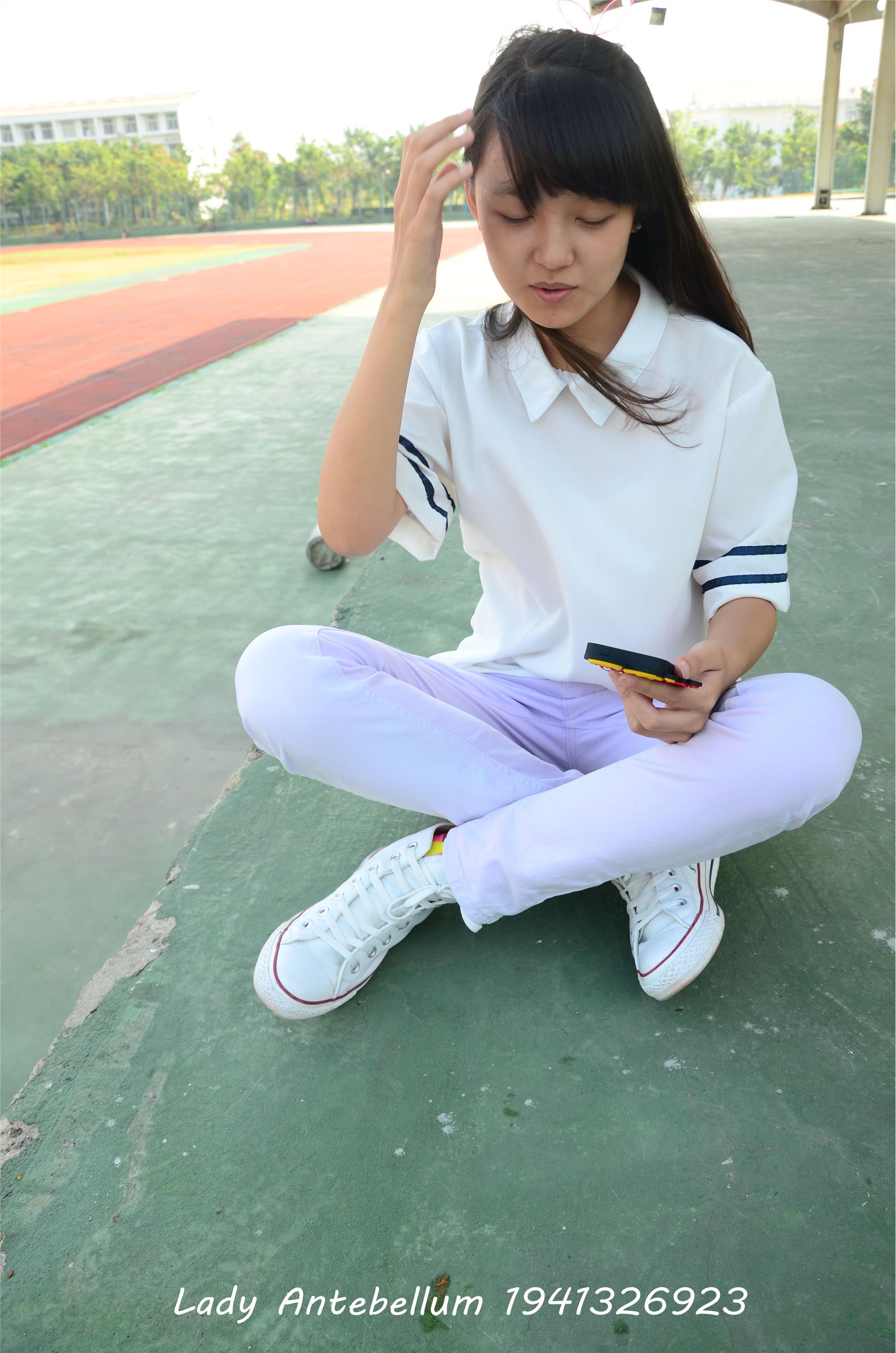 [战前女神] 恋足美腿棉袜女神级摄影套图 002