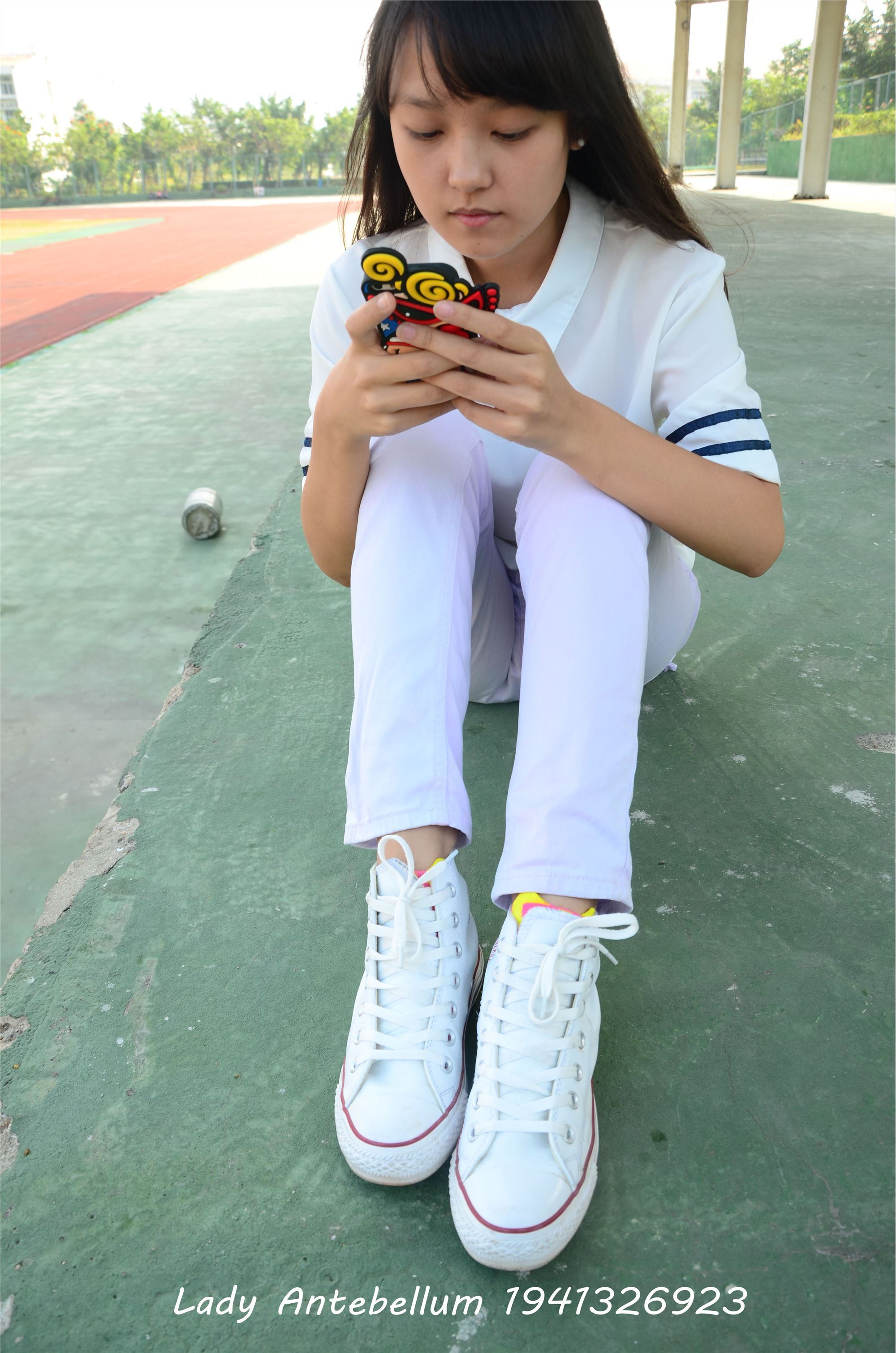 [战前女神] 恋足美腿棉袜女神级摄影套图 002