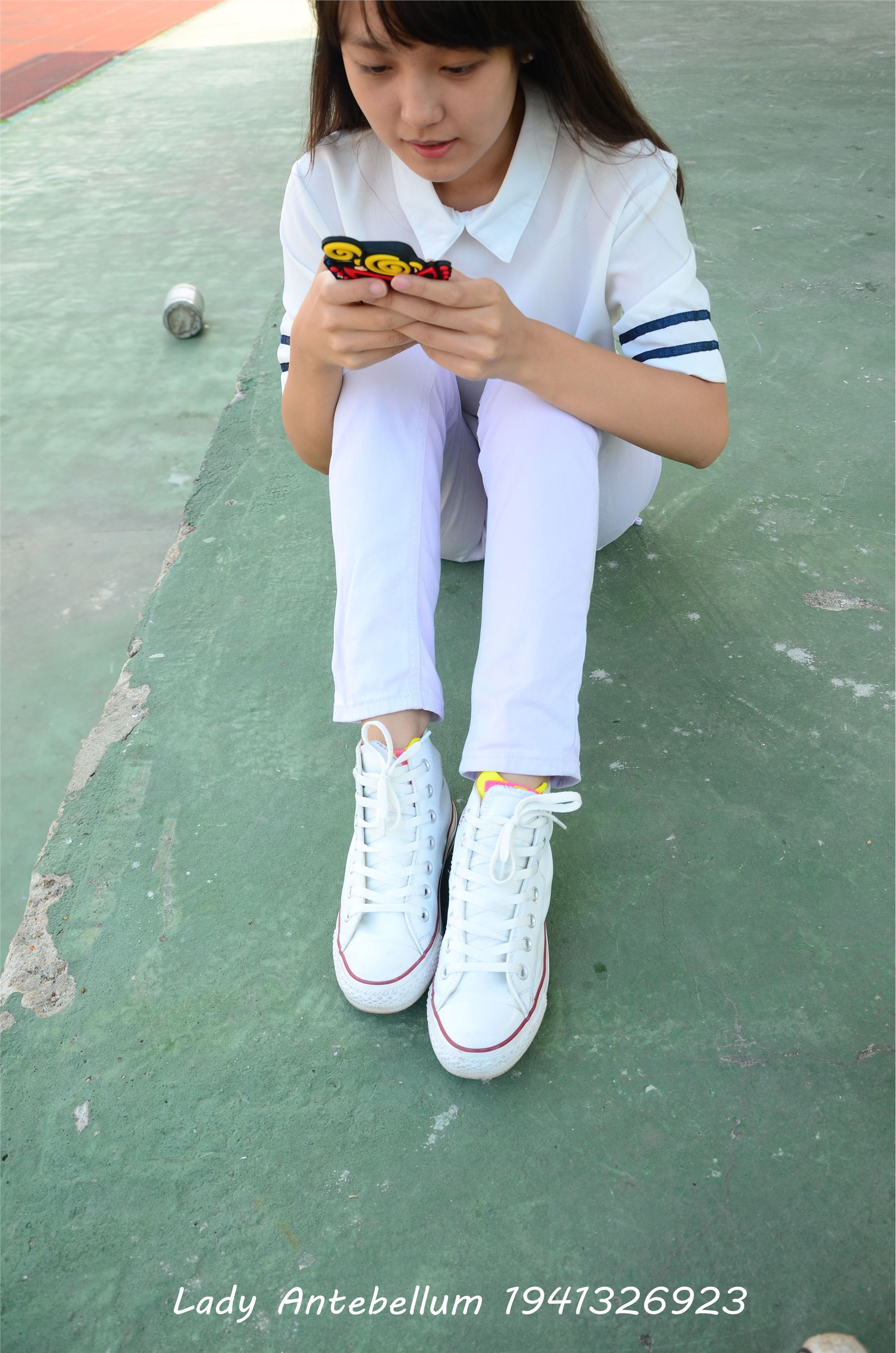 [战前女神] 恋足美腿棉袜女神级摄影套图 002