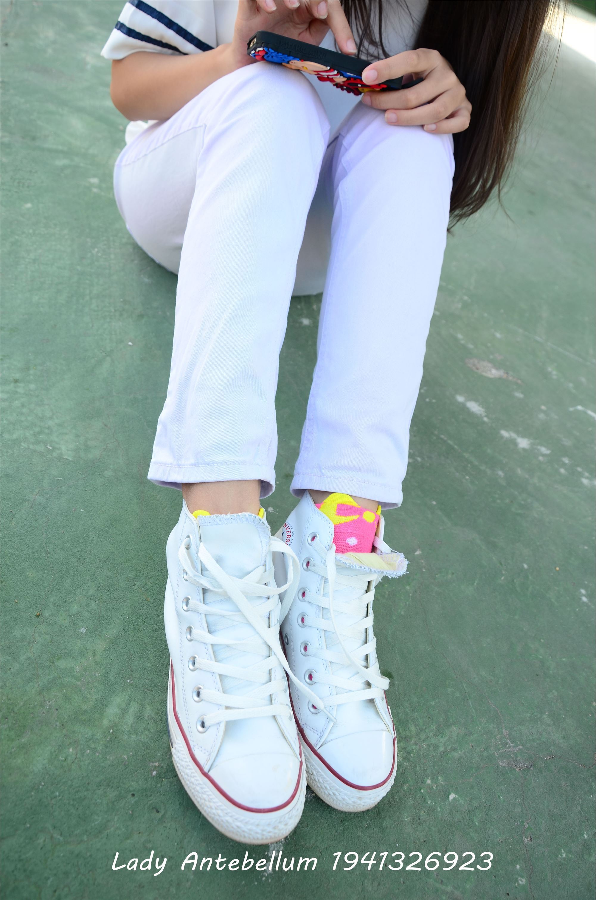 [战前女神] 恋足美腿棉袜女神级摄影套图 002