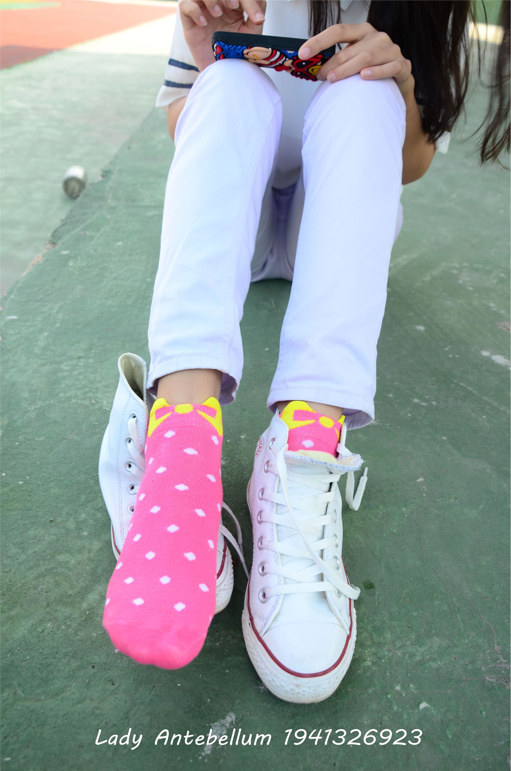 [战前女神] 恋足美腿棉袜女神级摄影套图 002