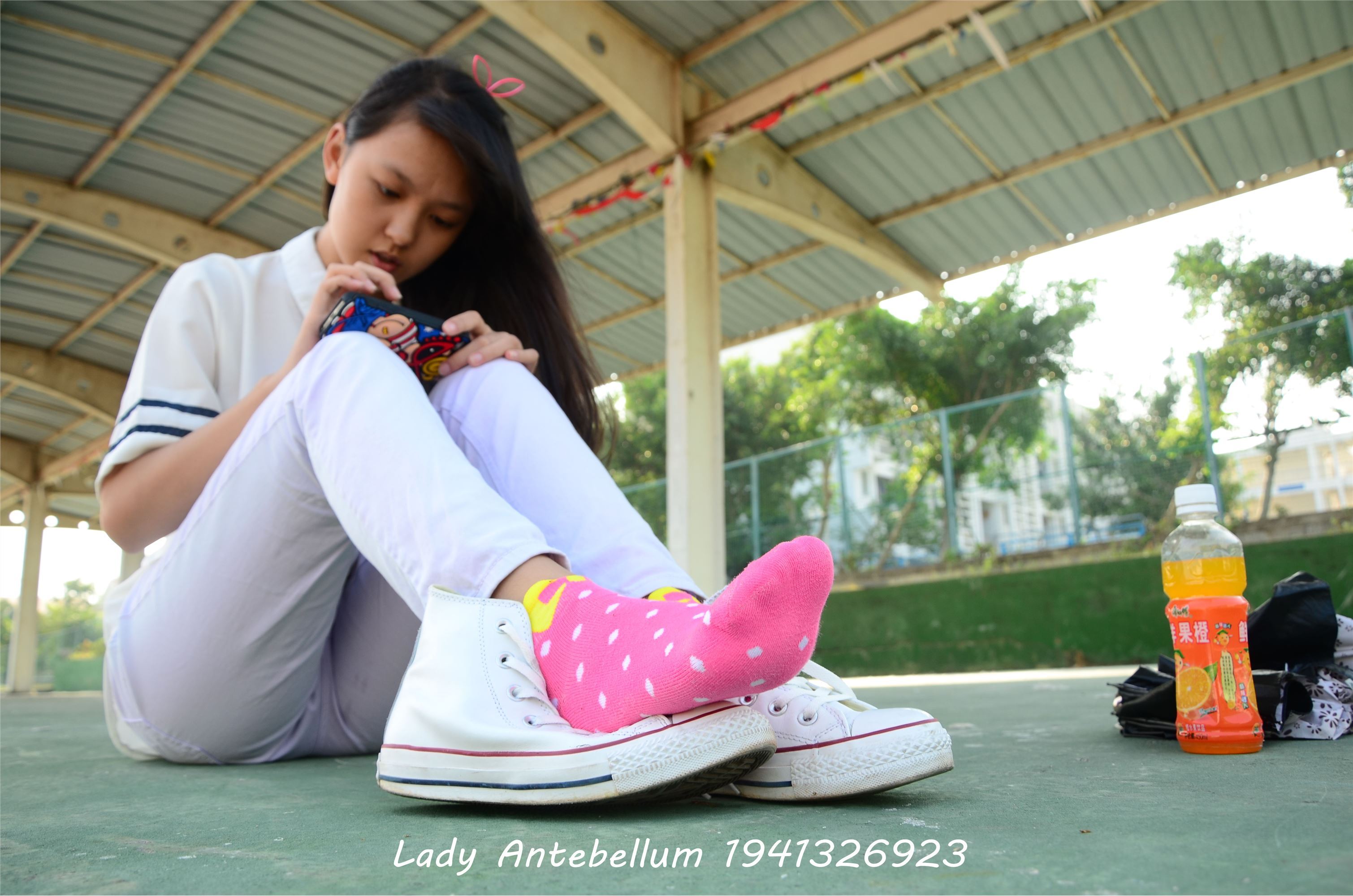 [战前女神] 恋足美腿棉袜女神级摄影套图 002