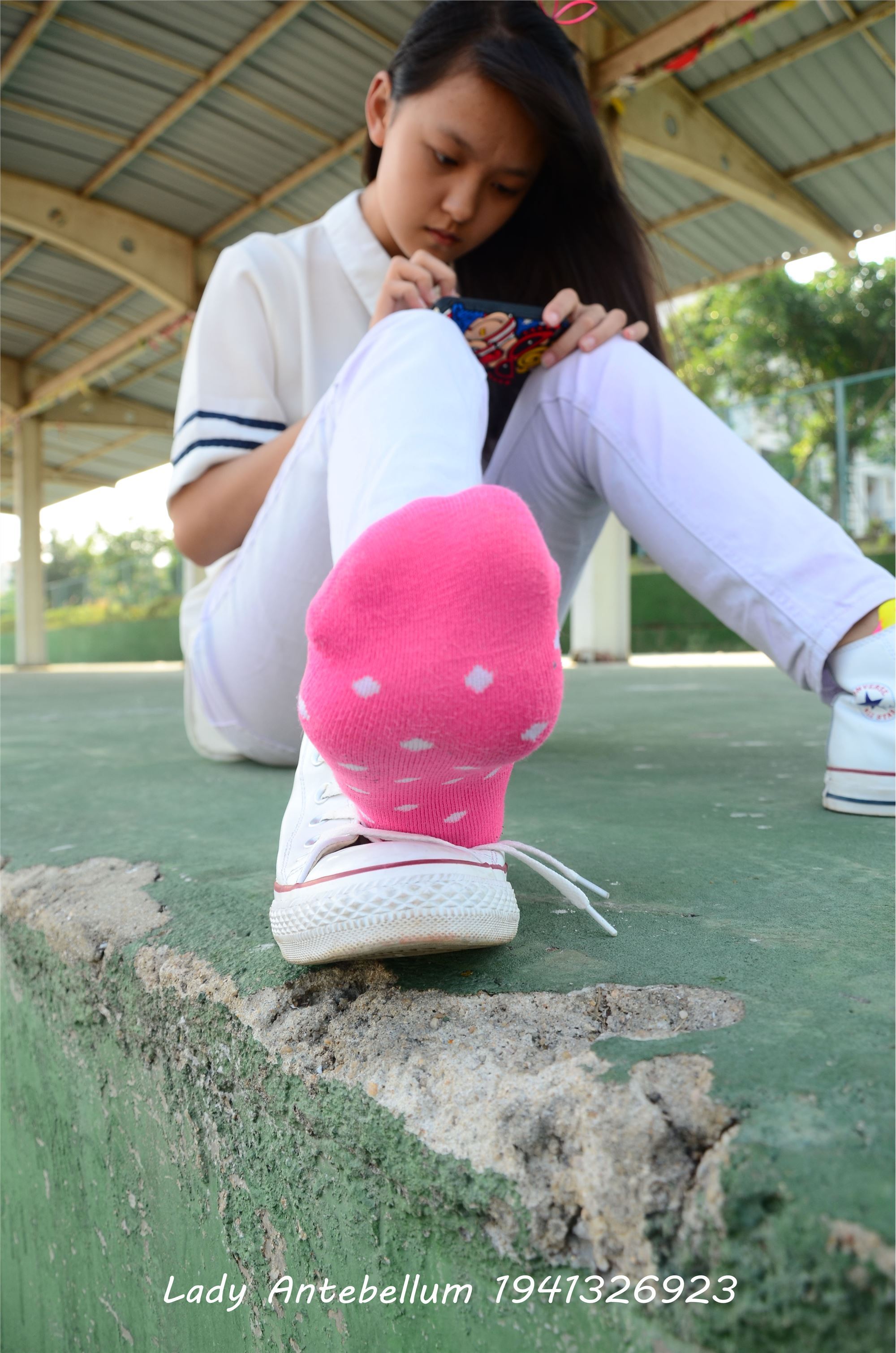 [战前女神] 恋足美腿棉袜女神级摄影套图 002