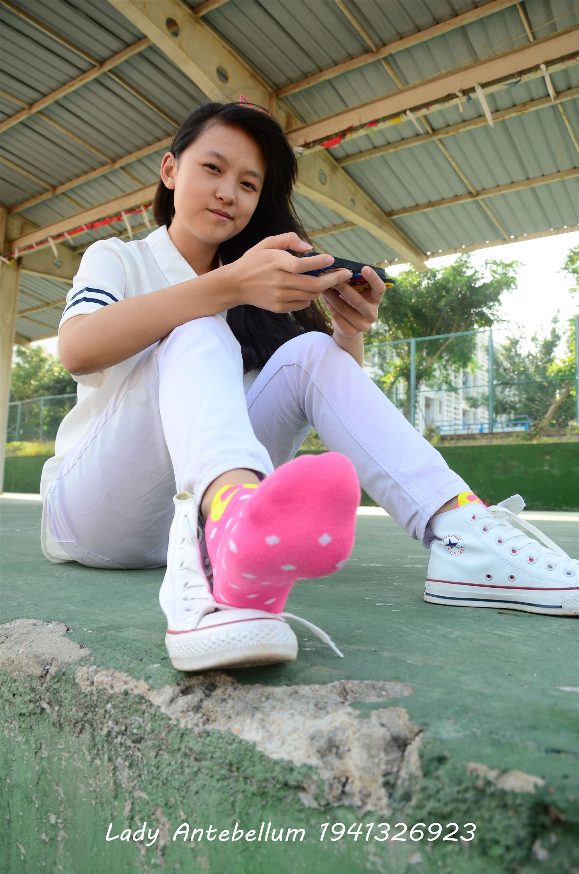 [战前女神] 恋足美腿棉袜女神级摄影套图 002