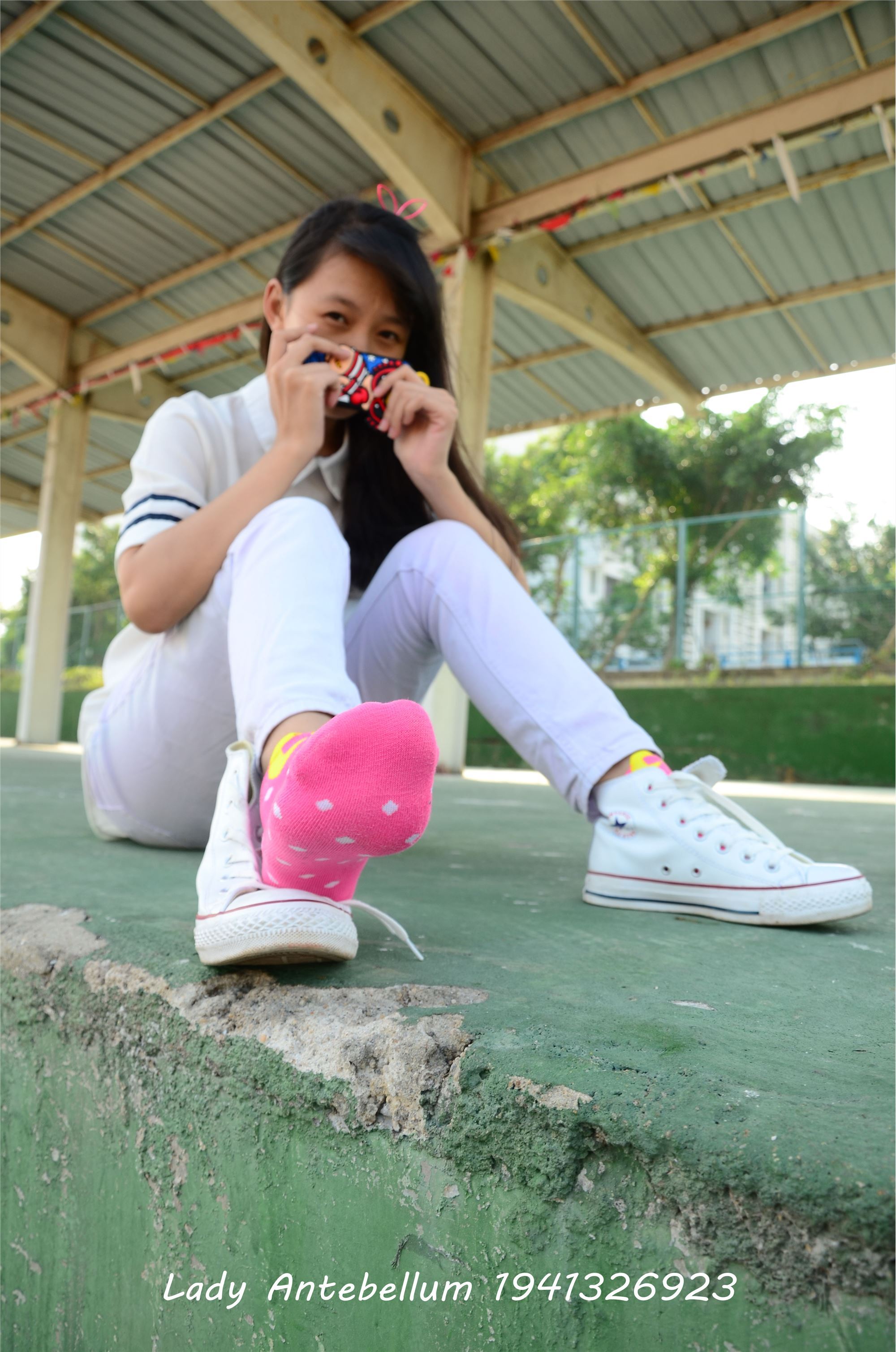 [战前女神] 恋足美腿棉袜女神级摄影套图 002