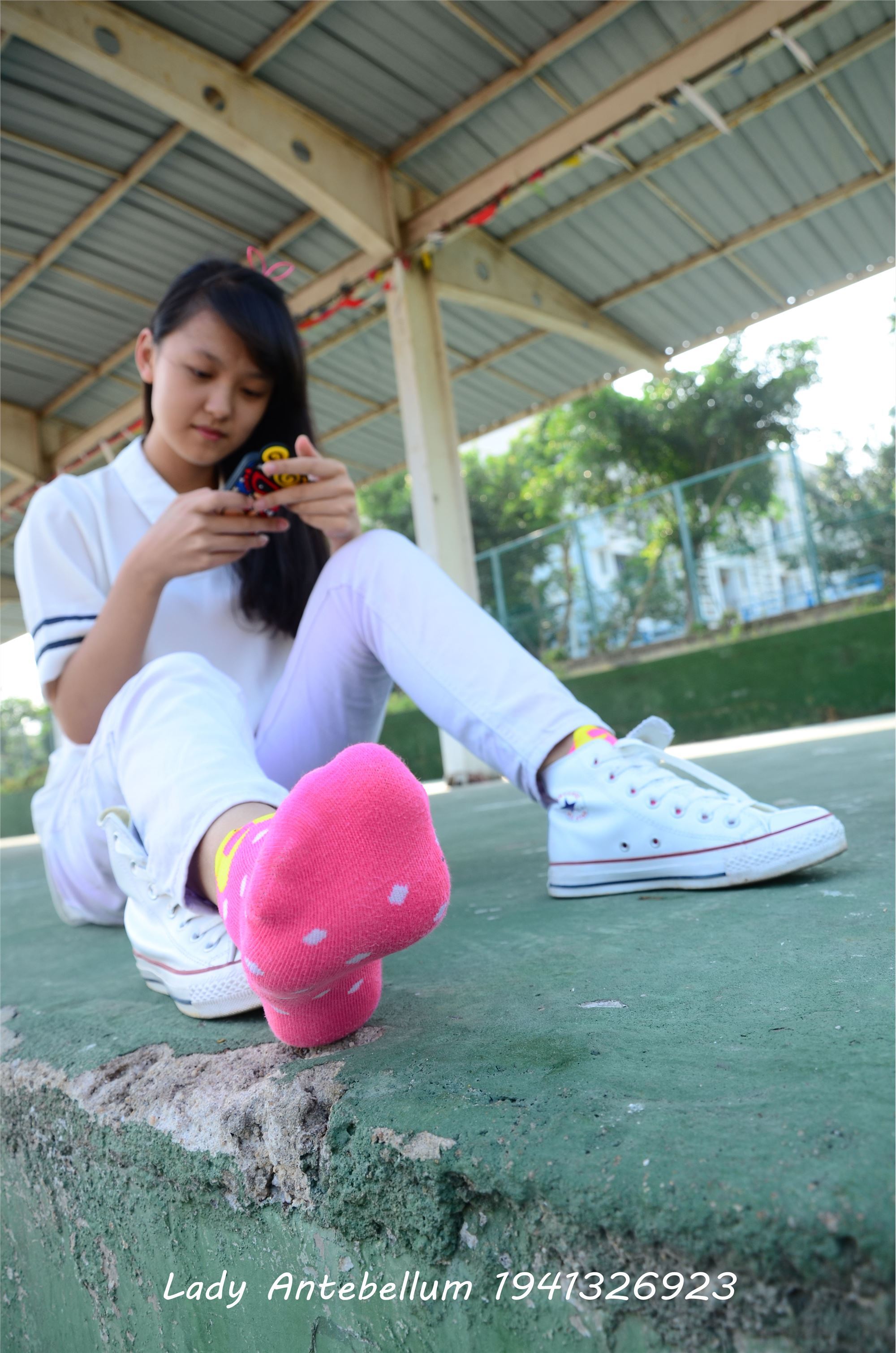 [战前女神] 恋足美腿棉袜女神级摄影套图 002