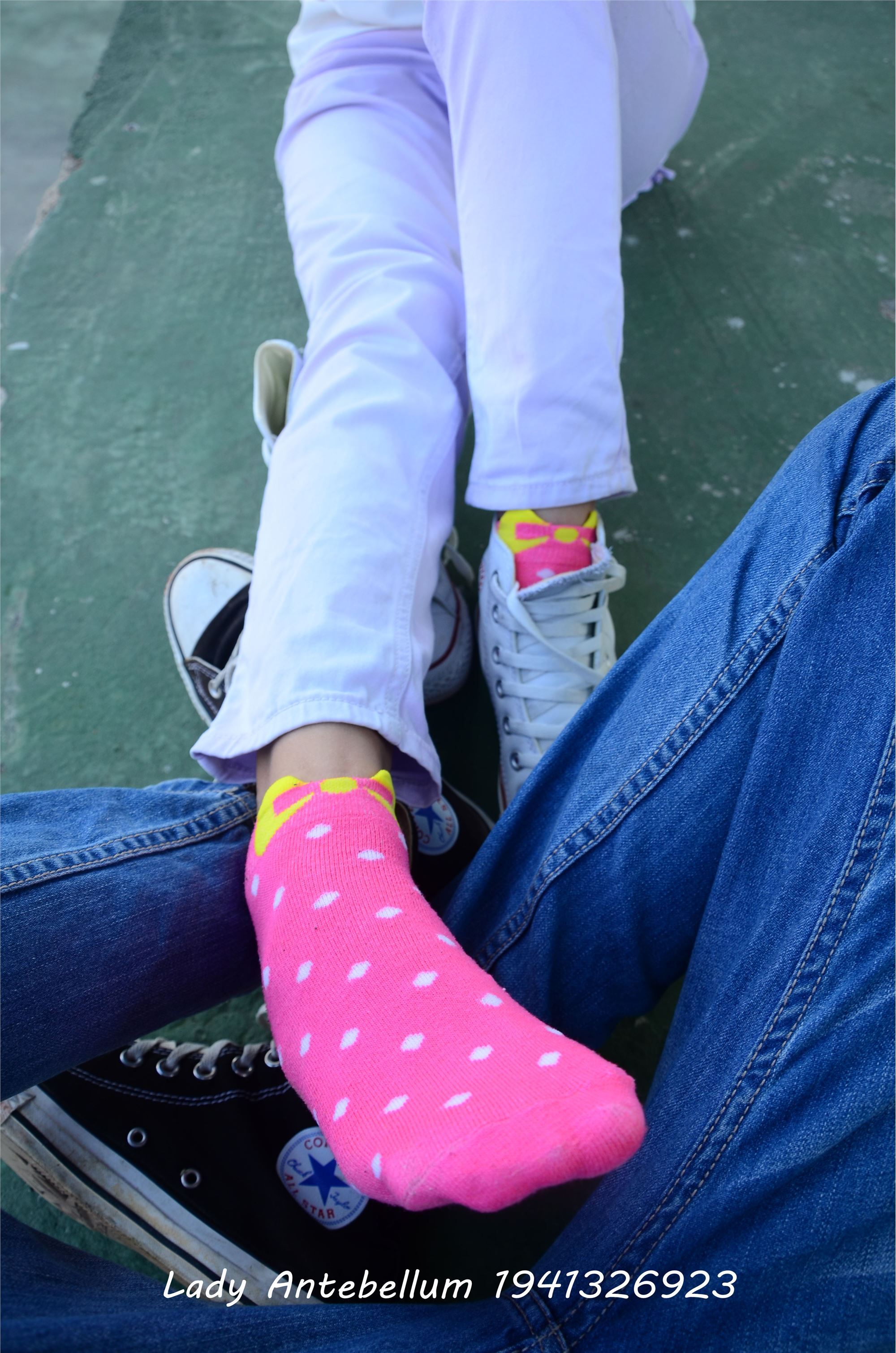 [战前女神] 恋足美腿棉袜女神级摄影套图 002