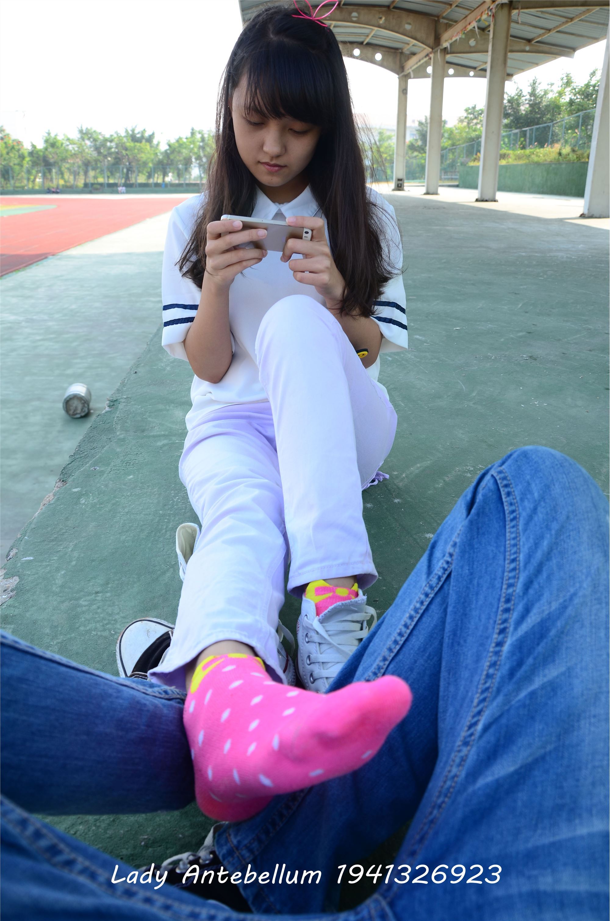 [战前女神] 恋足美腿棉袜女神级摄影套图 002