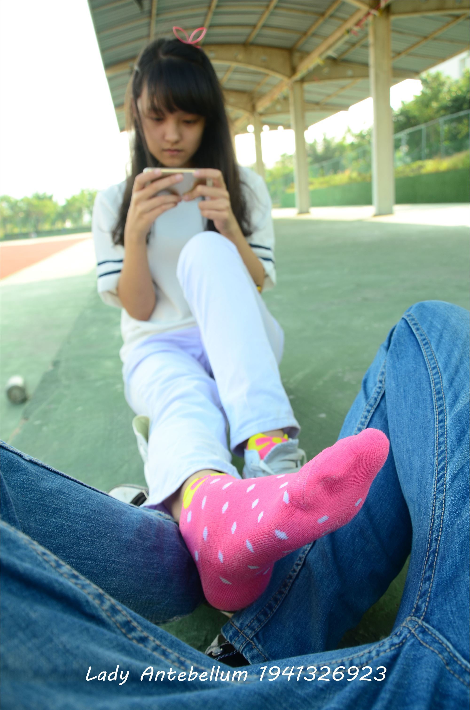 [战前女神] 恋足美腿棉袜女神级摄影套图 002