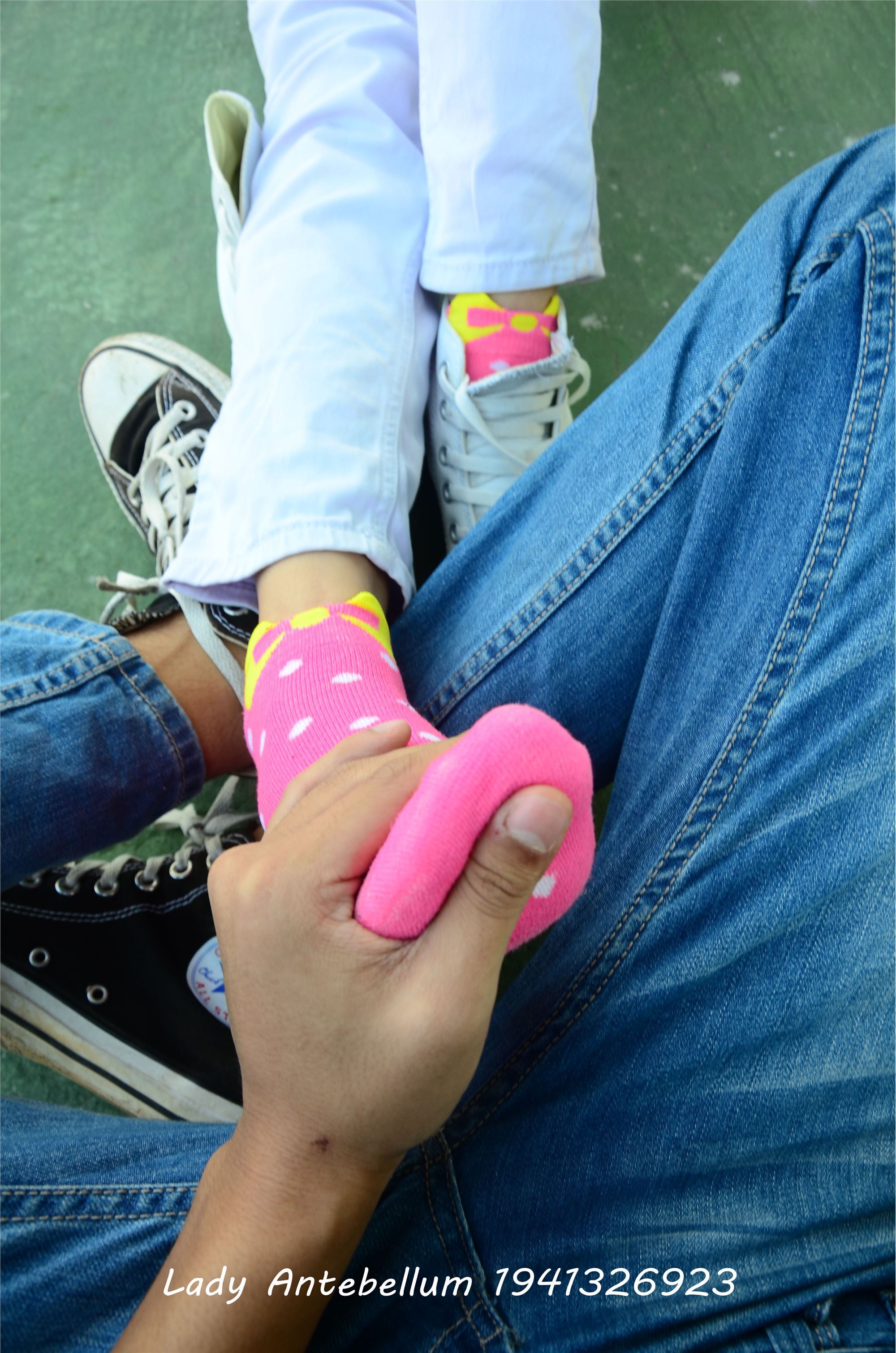 [战前女神] 恋足美腿棉袜女神级摄影套图 002