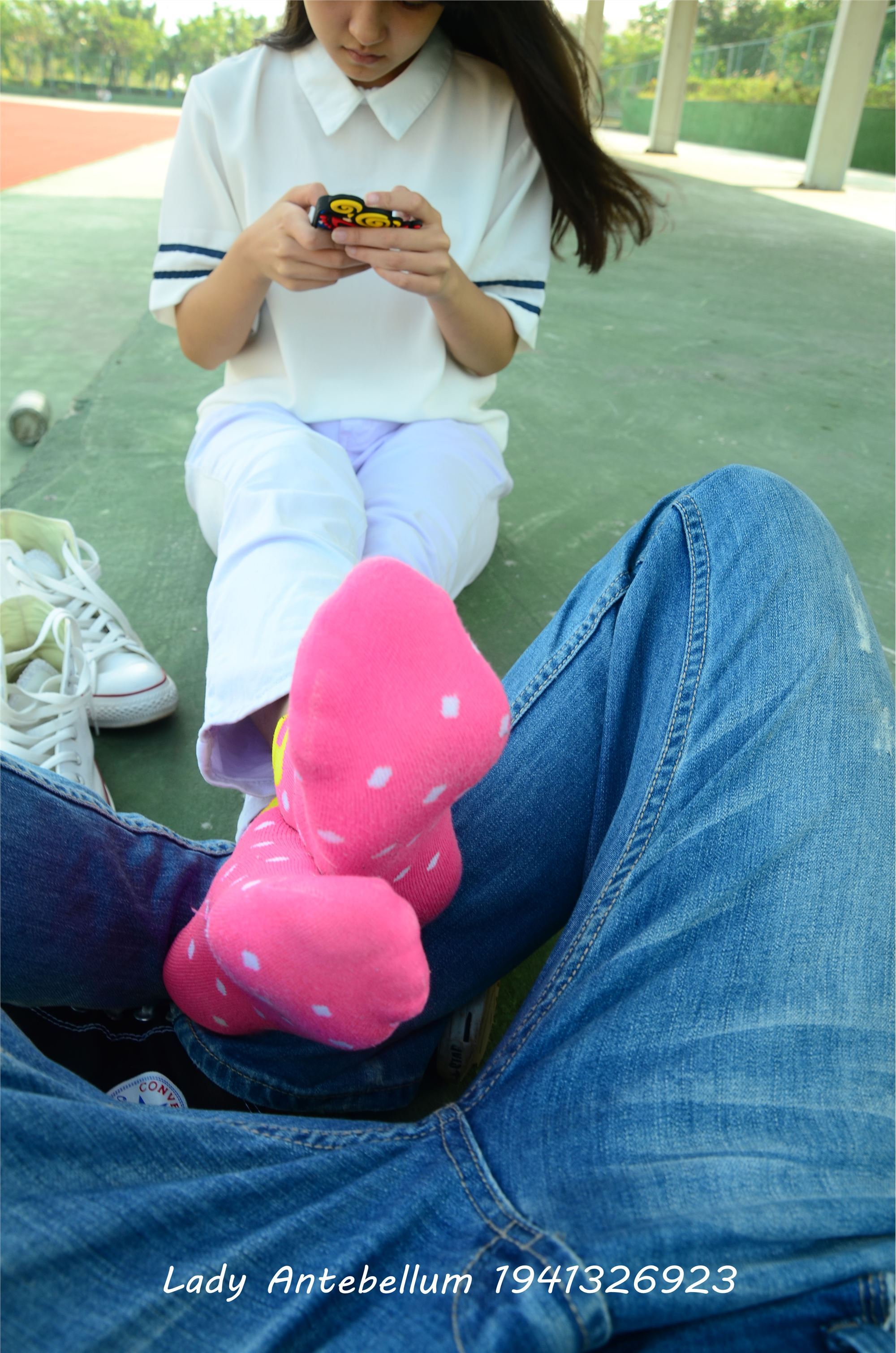 [战前女神] 恋足美腿棉袜女神级摄影套图 002