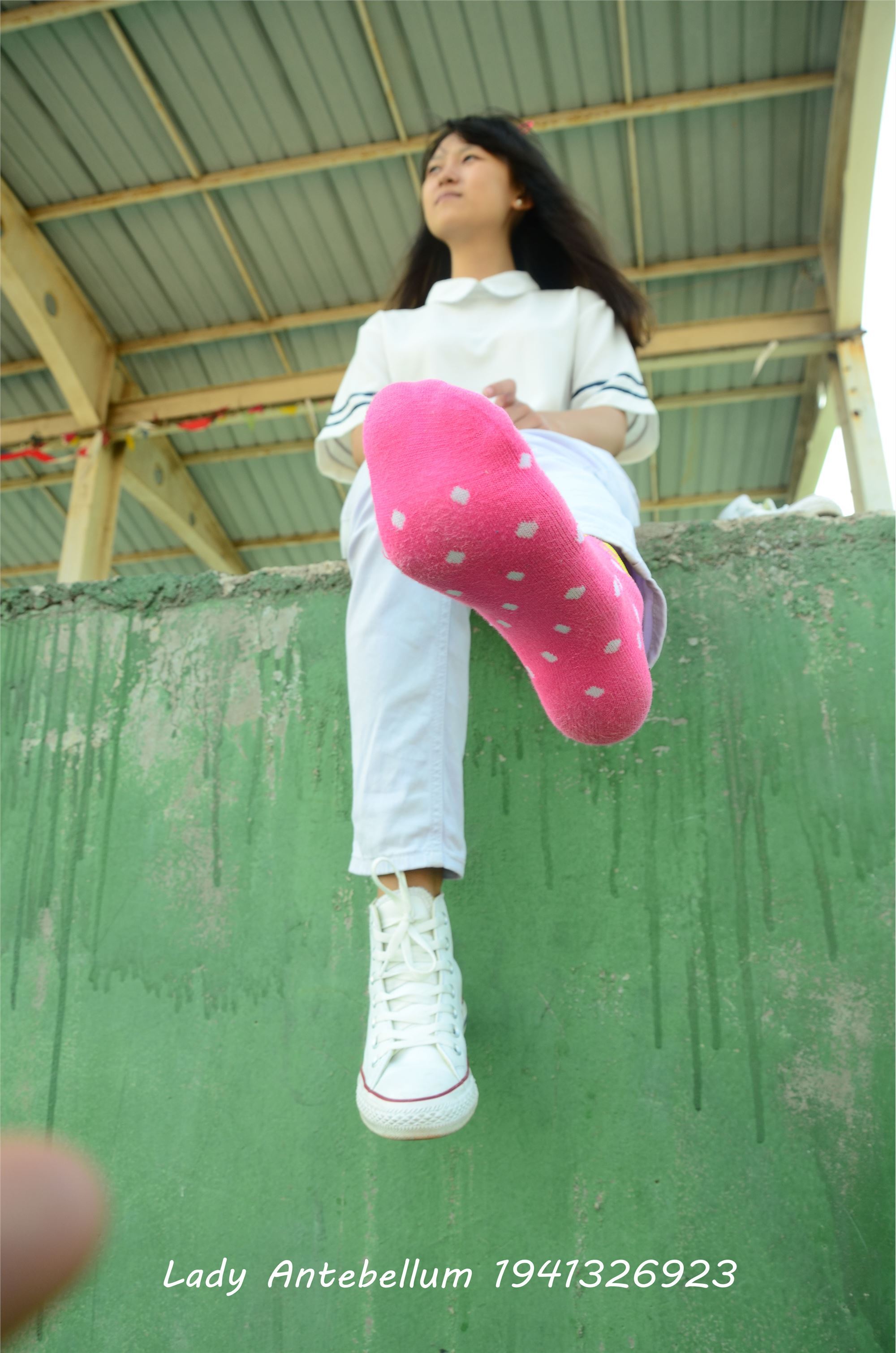 [战前女神] 恋足美腿棉袜女神级摄影套图 002