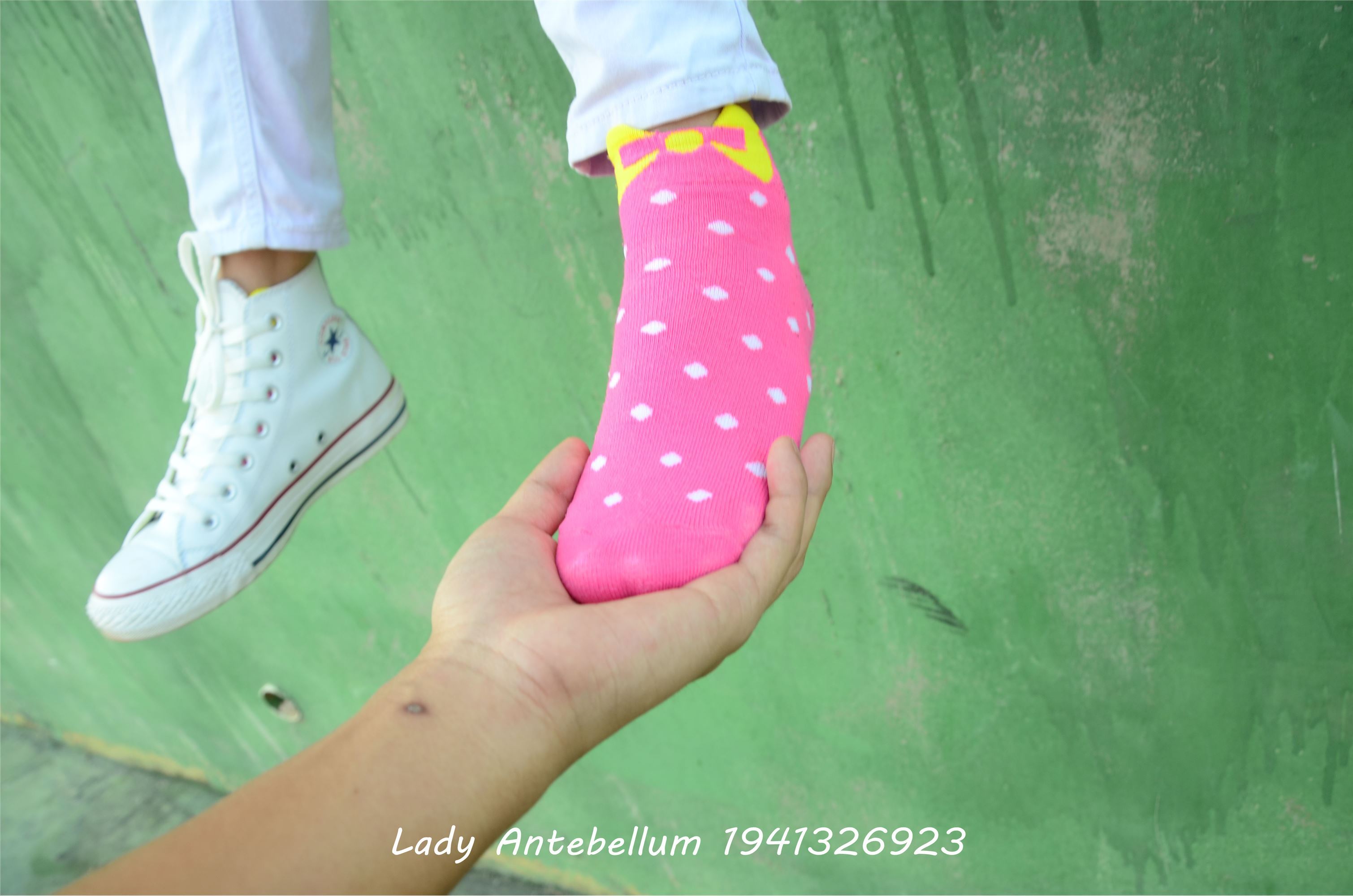 [战前女神] 恋足美腿棉袜女神级摄影套图 002