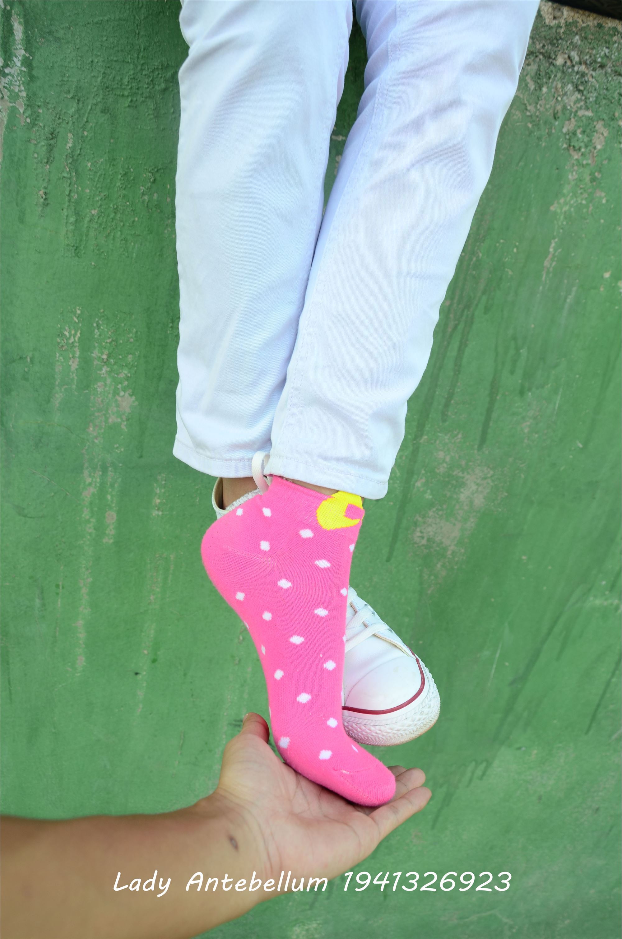 [战前女神] 恋足美腿棉袜女神级摄影套图 002