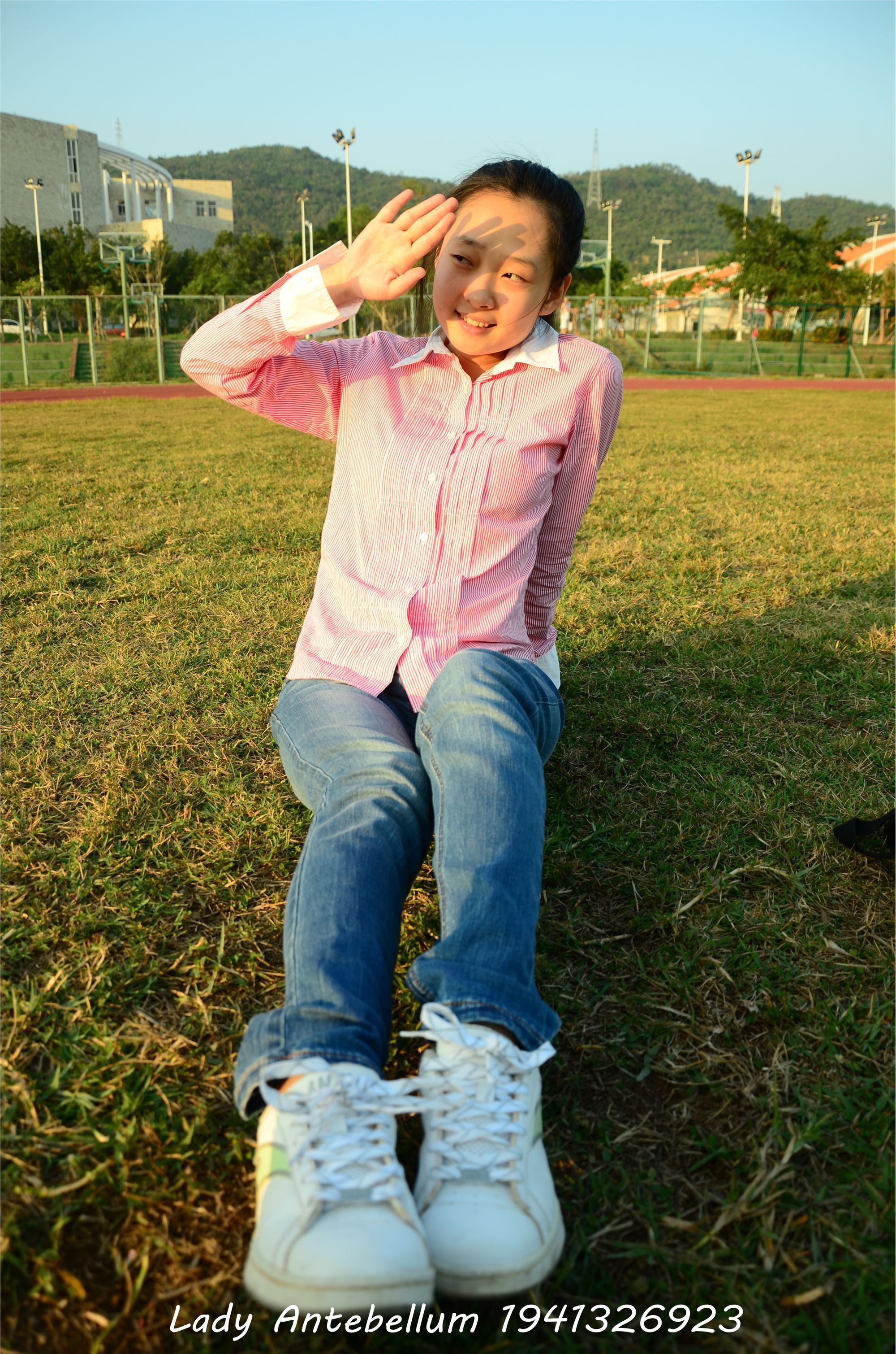 [战前女神] 恋足美腿棉袜女神级摄影套图 003