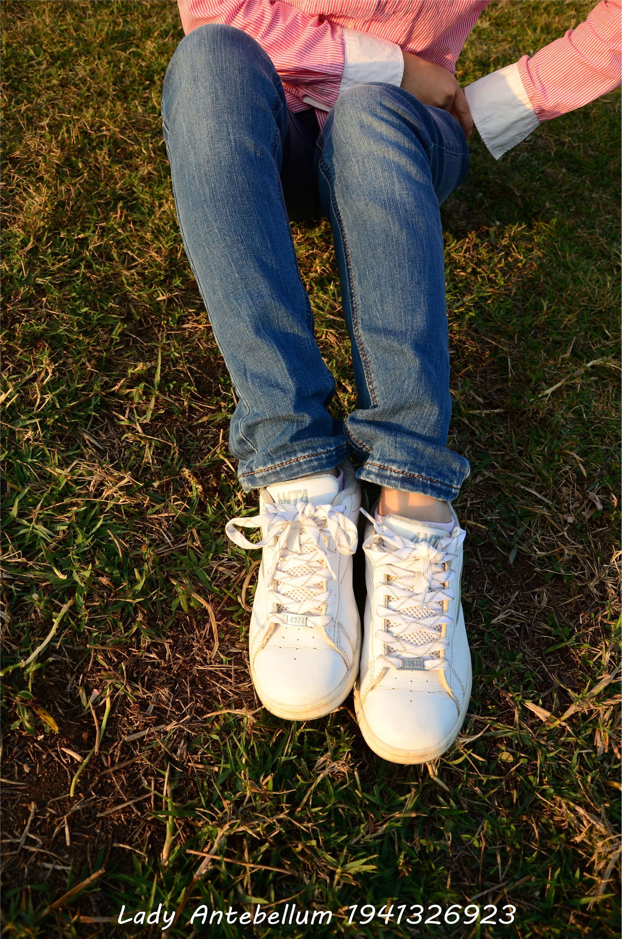 [战前女神] 恋足美腿棉袜女神级摄影套图 003