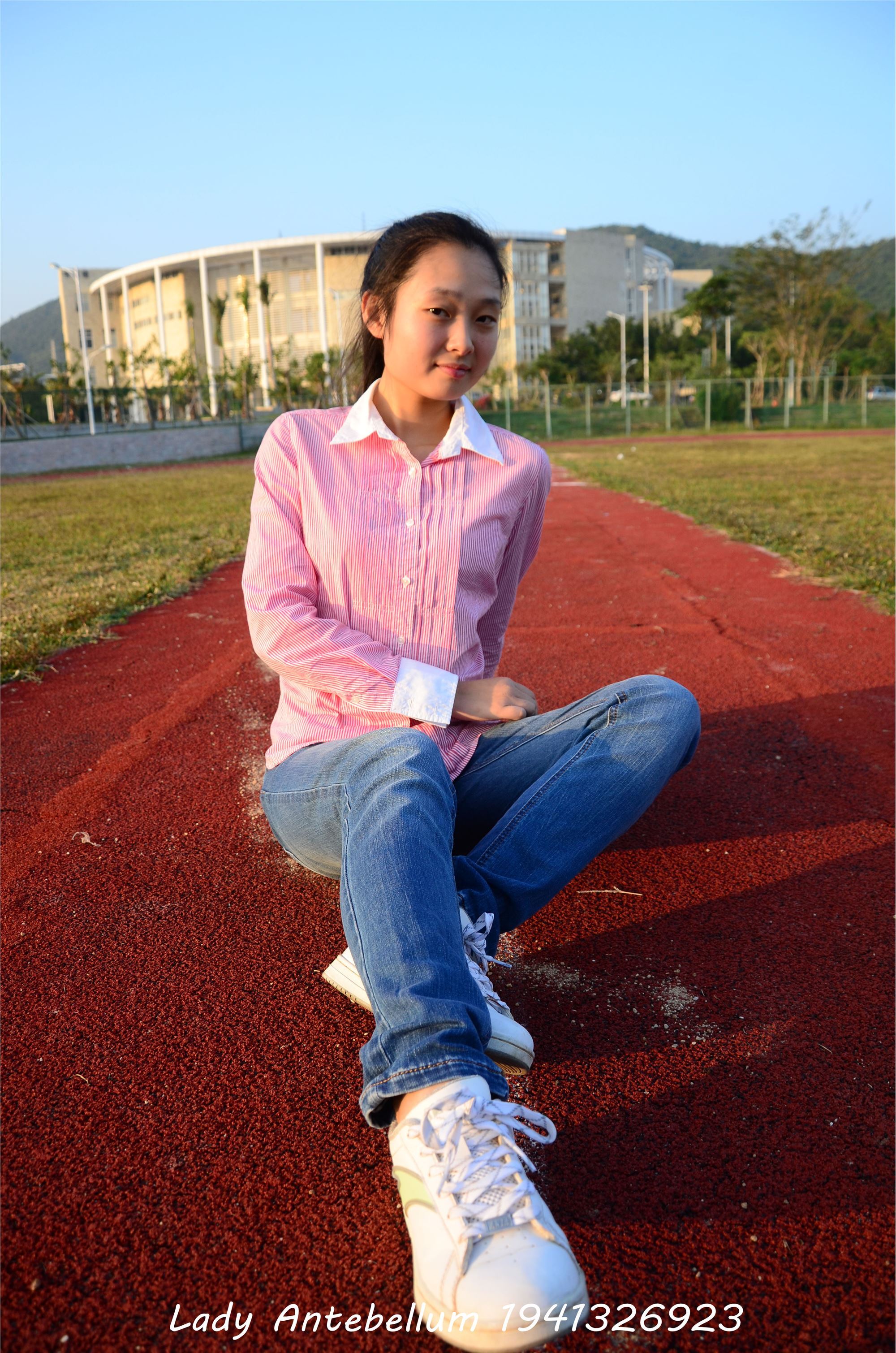 [战前女神] 恋足美腿棉袜女神级摄影套图 003