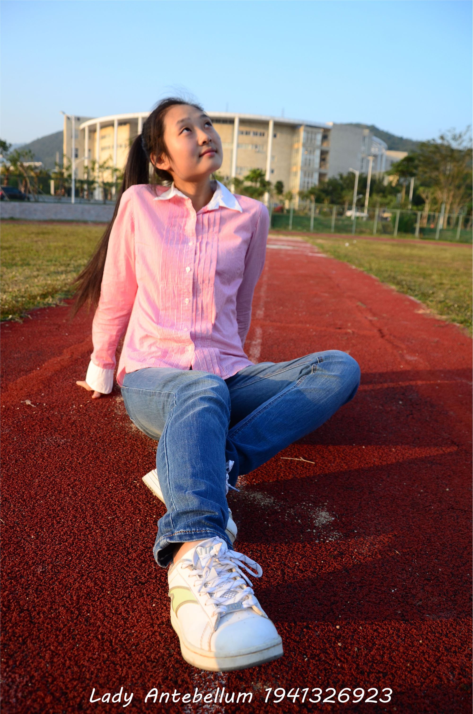 [战前女神] 恋足美腿棉袜女神级摄影套图 003