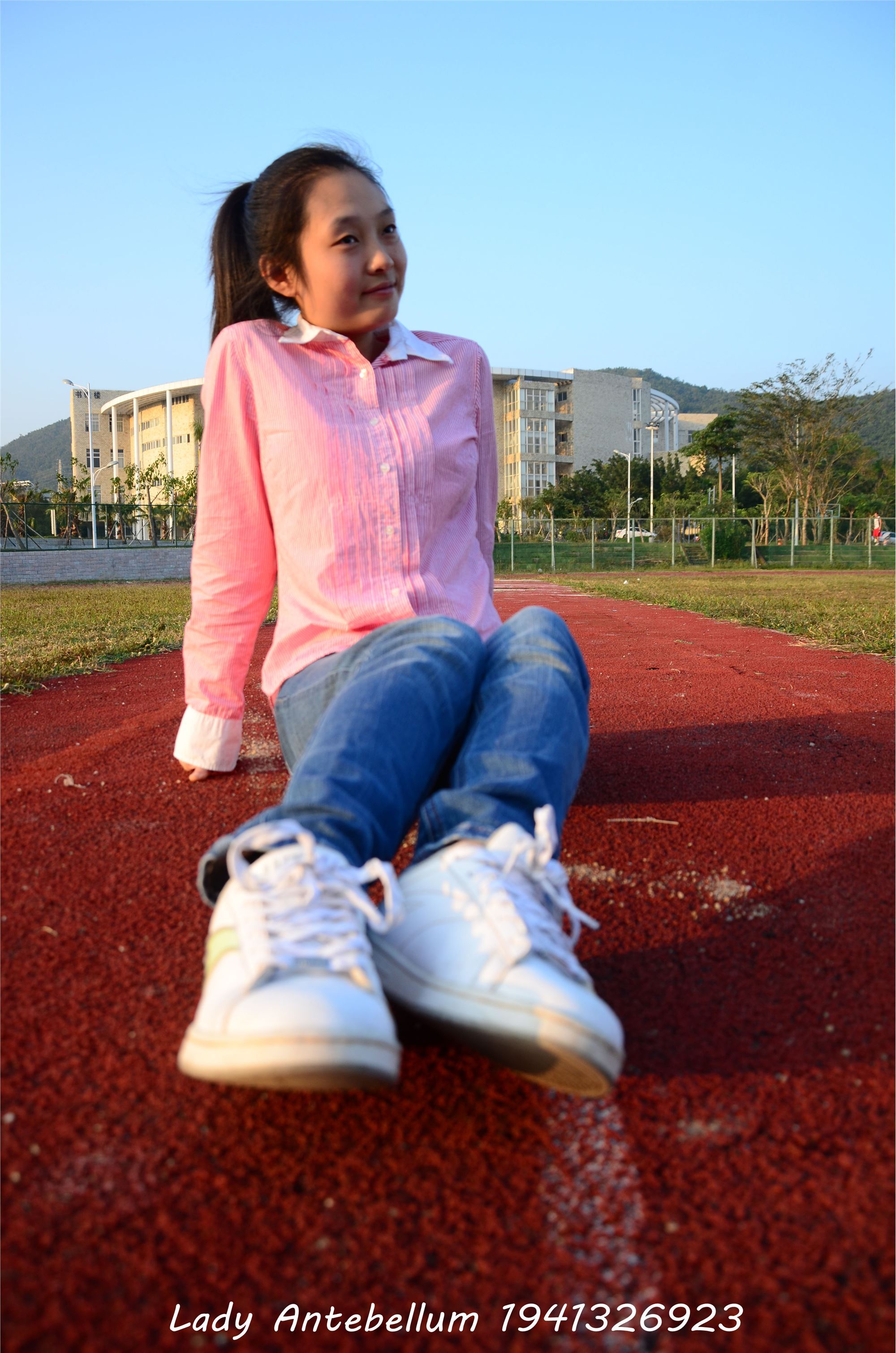 [战前女神] 恋足美腿棉袜女神级摄影套图 003