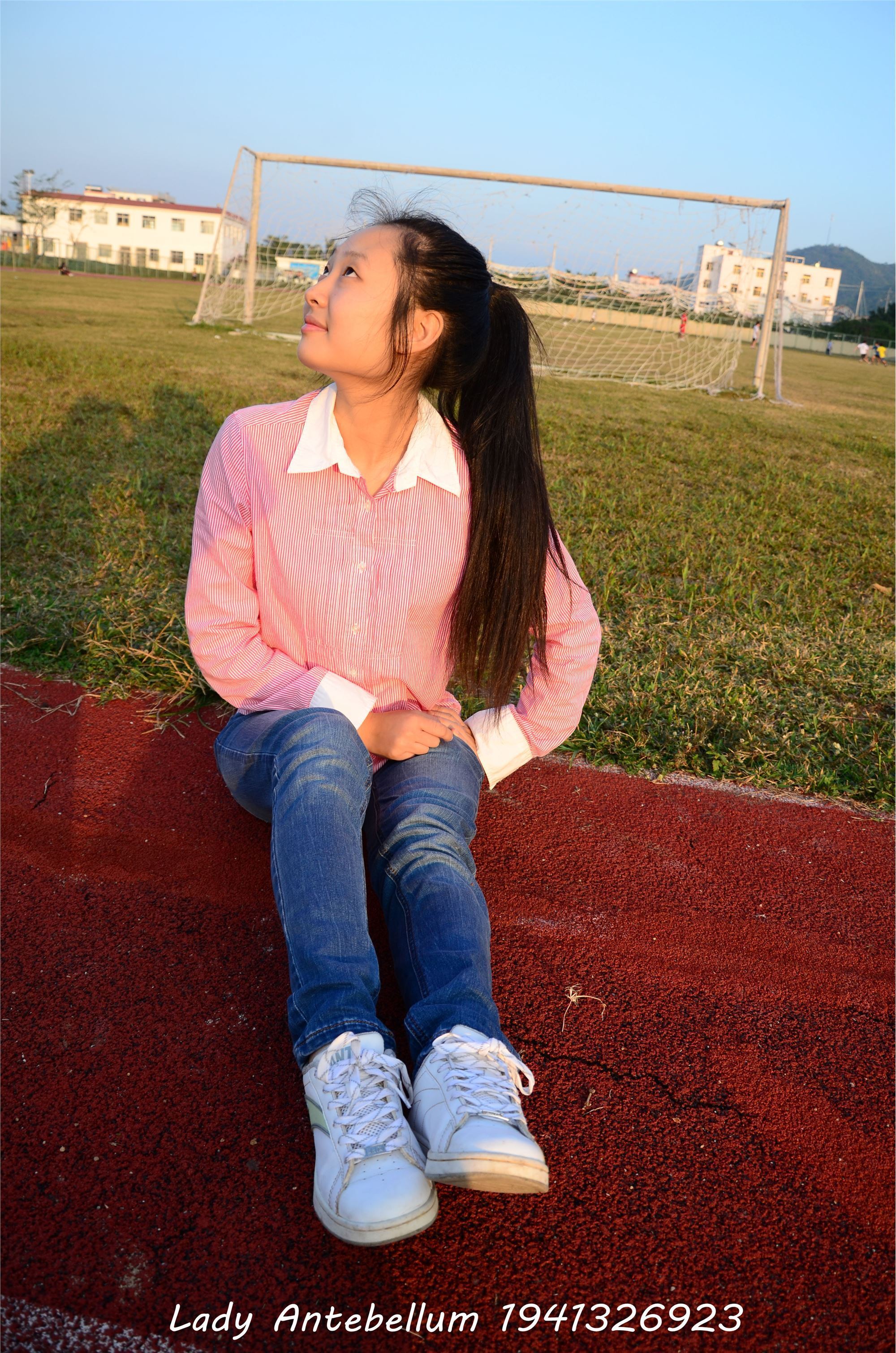 [战前女神] 恋足美腿棉袜女神级摄影套图 003