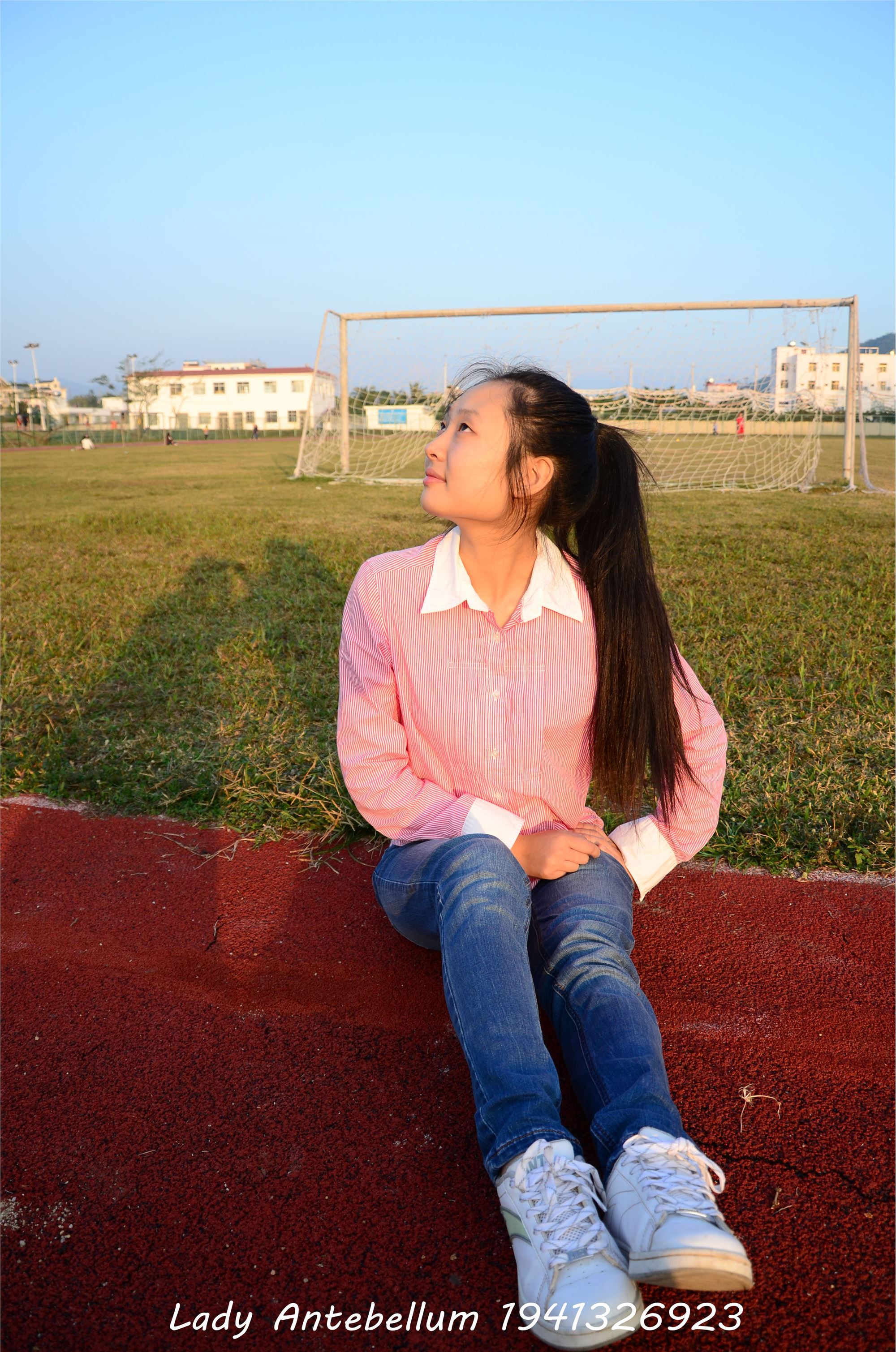 [战前女神] 恋足美腿棉袜女神级摄影套图 003