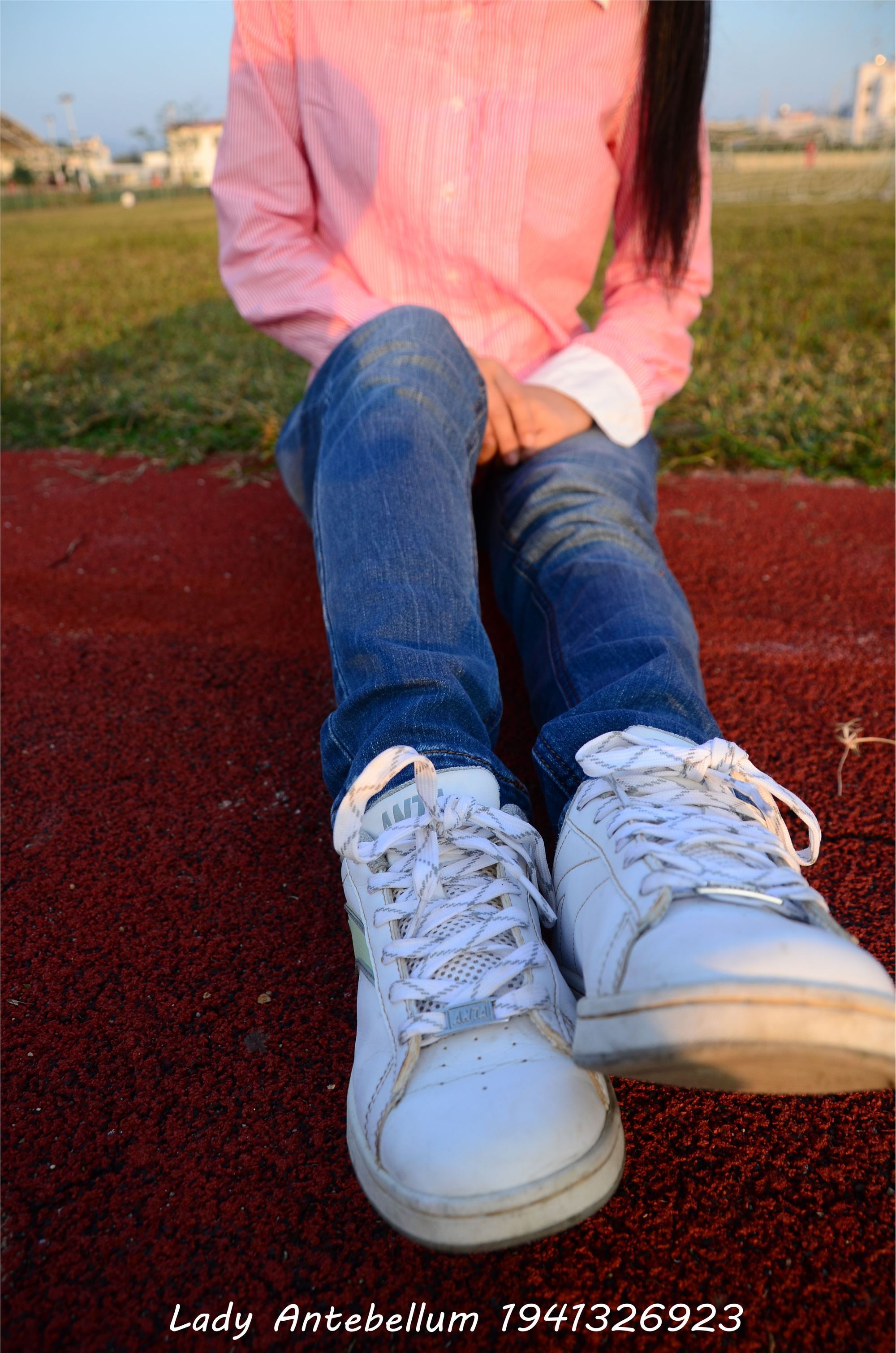 [战前女神] 恋足美腿棉袜女神级摄影套图 003