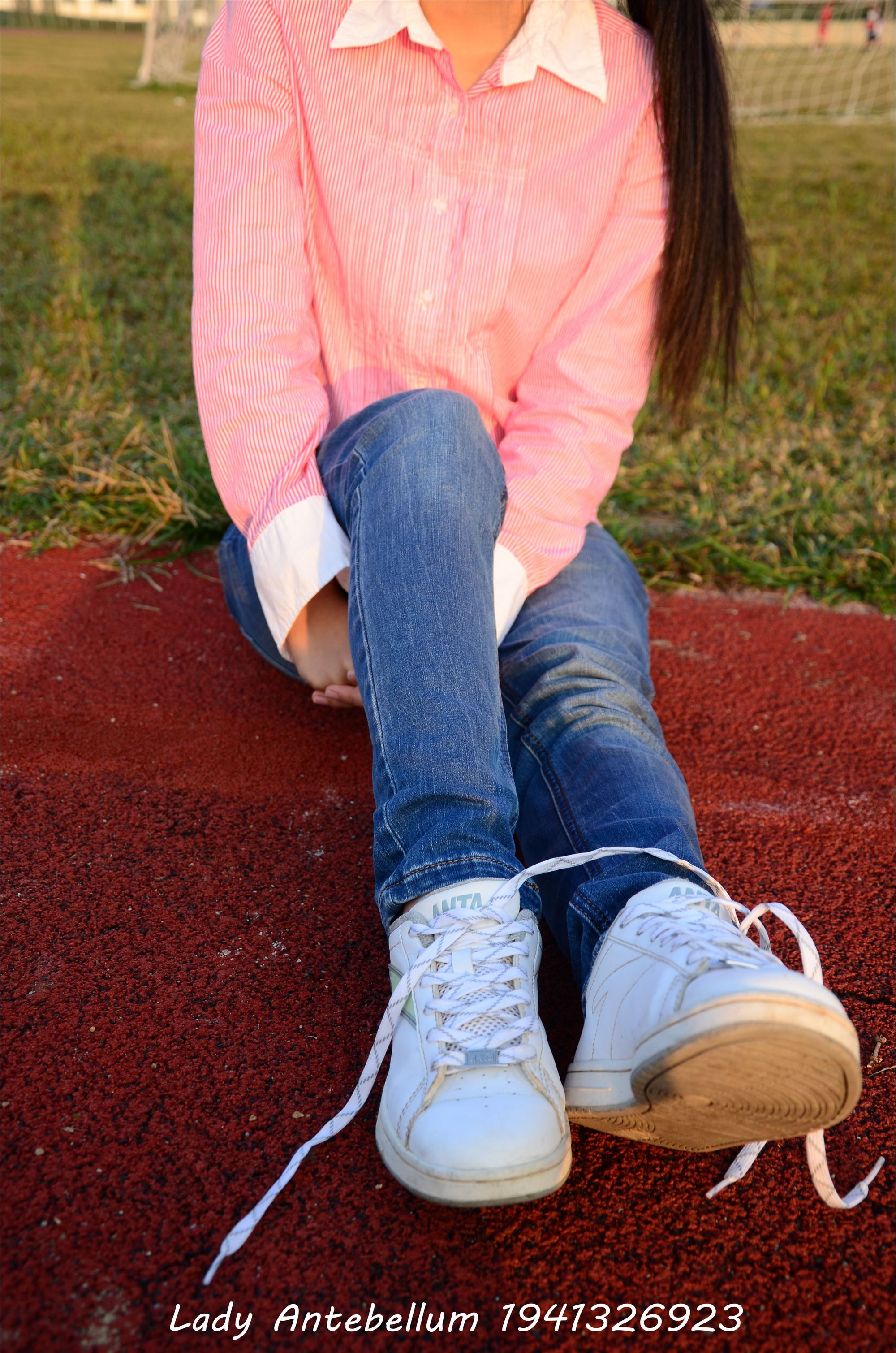 [战前女神] 恋足美腿棉袜女神级摄影套图 003