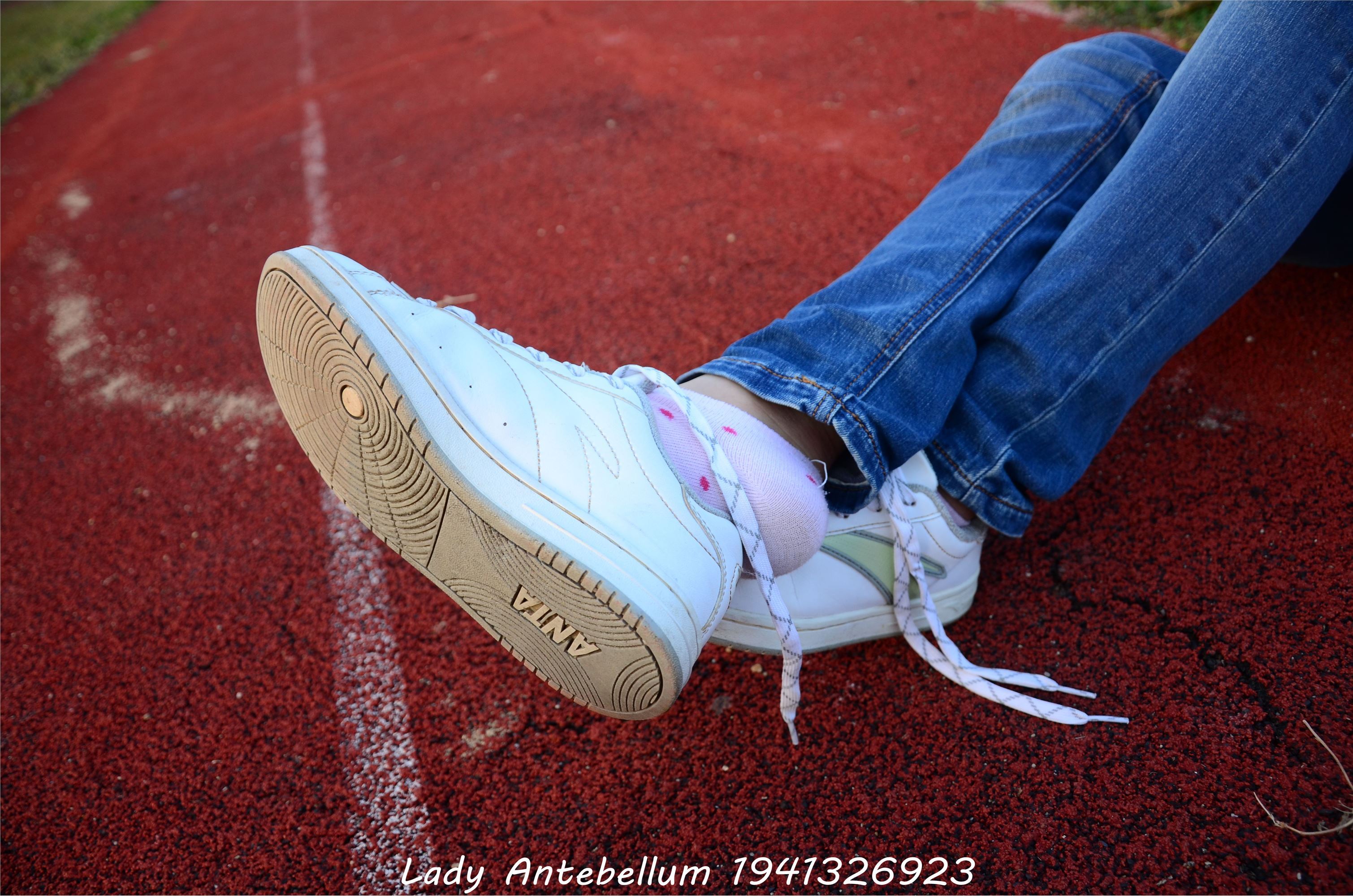 [战前女神] 恋足美腿棉袜女神级摄影套图 003