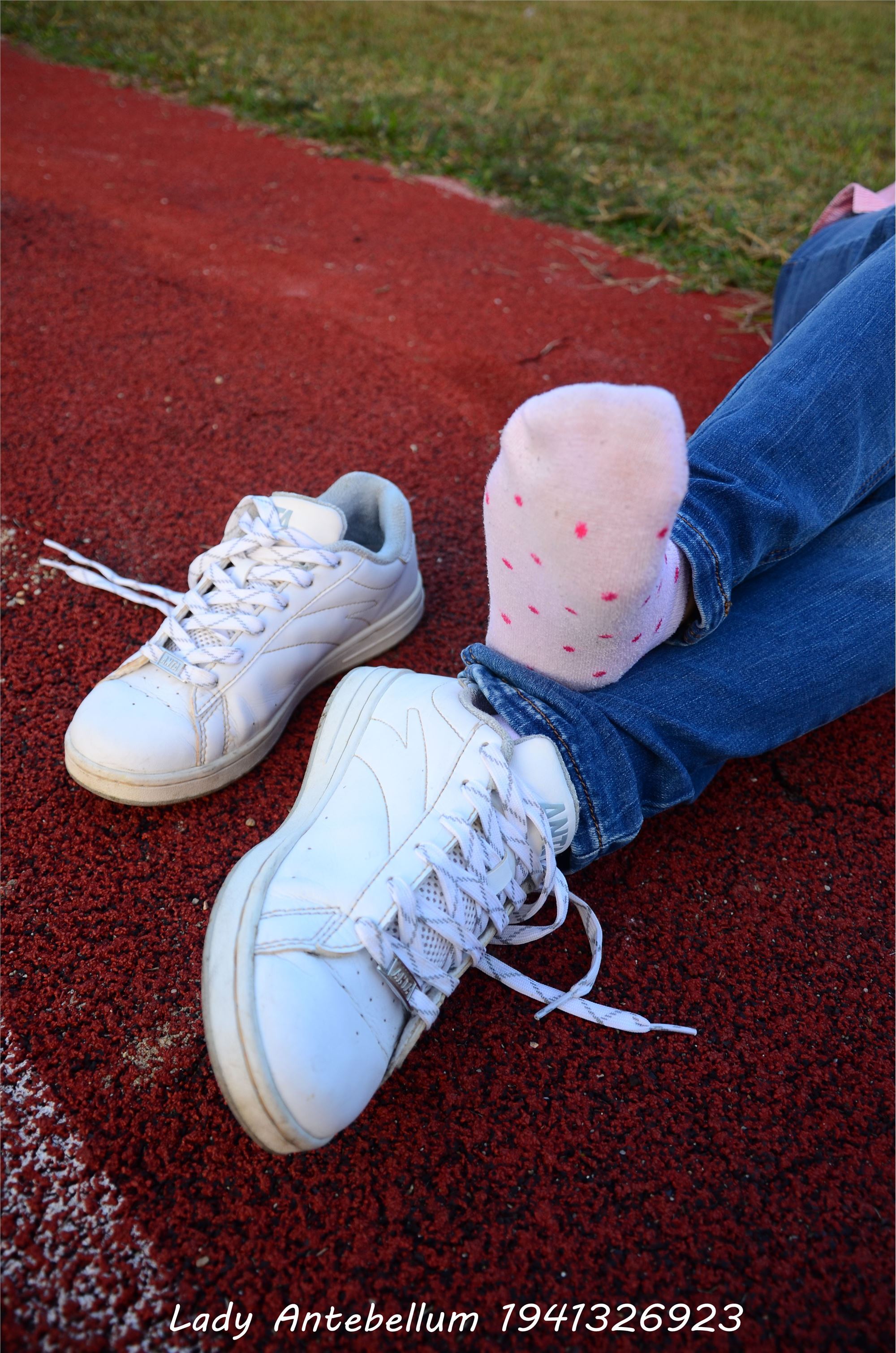 [战前女神] 恋足美腿棉袜女神级摄影套图 003