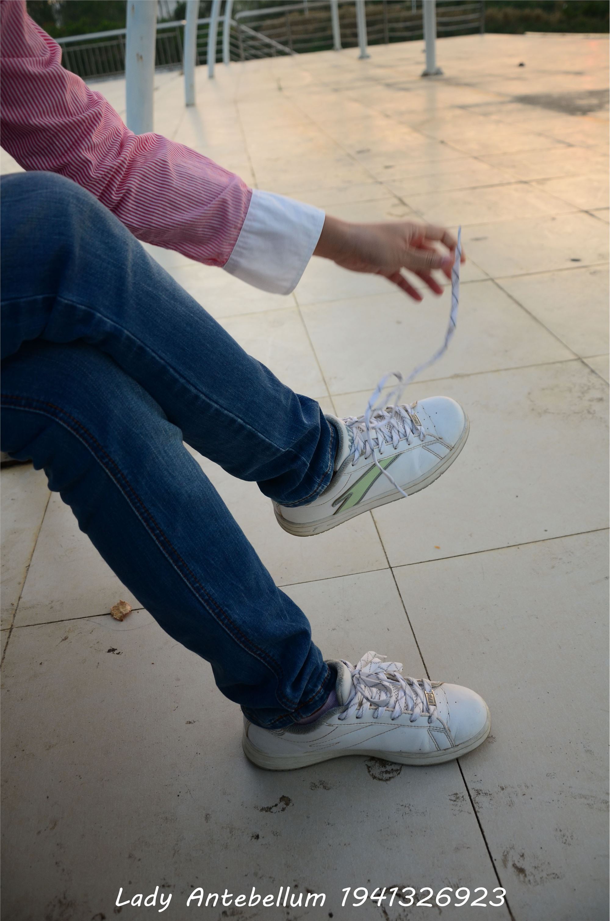 [战前女神] 恋足美腿棉袜女神级摄影套图 003