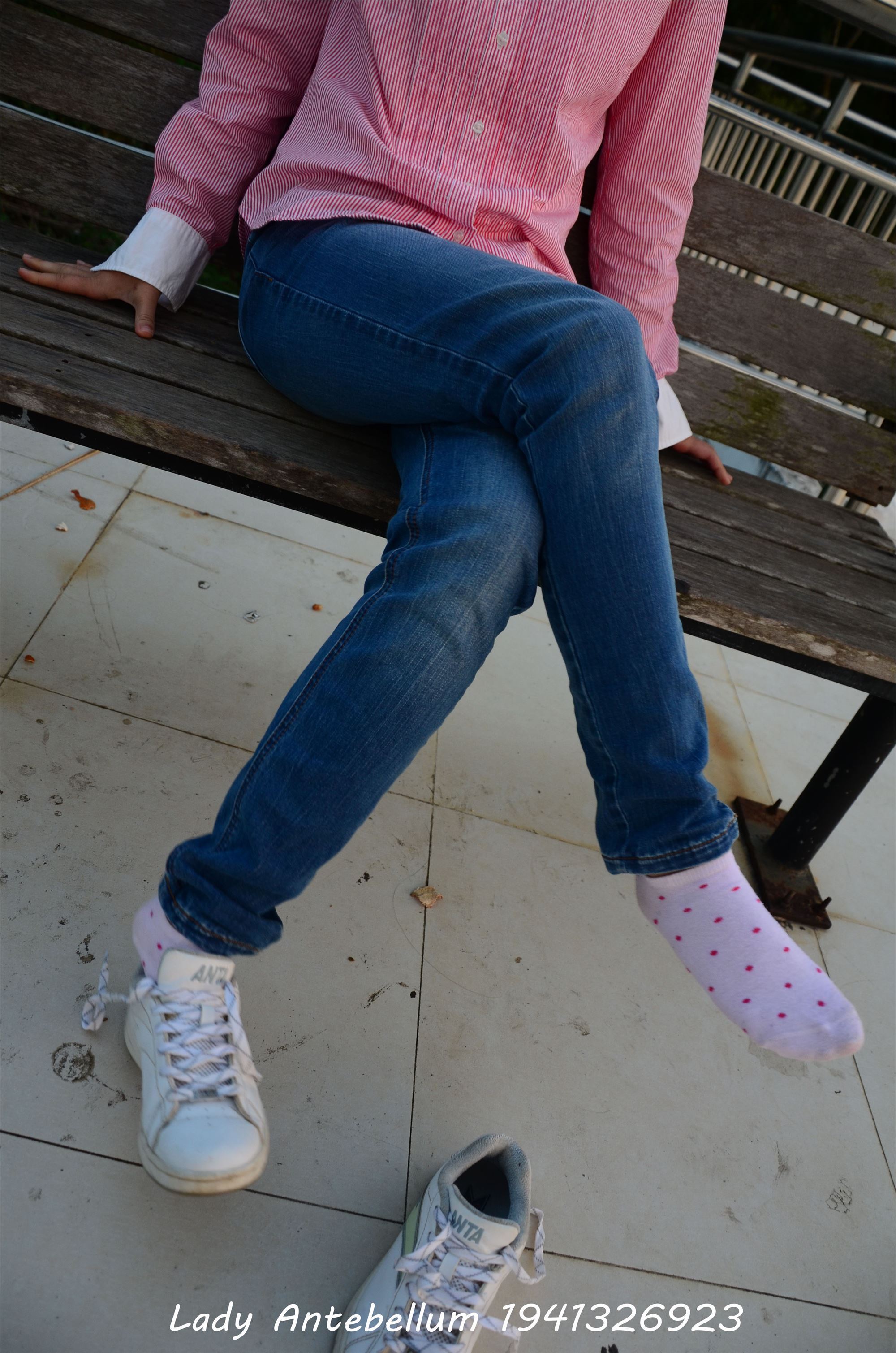 [战前女神] 恋足美腿棉袜女神级摄影套图 003