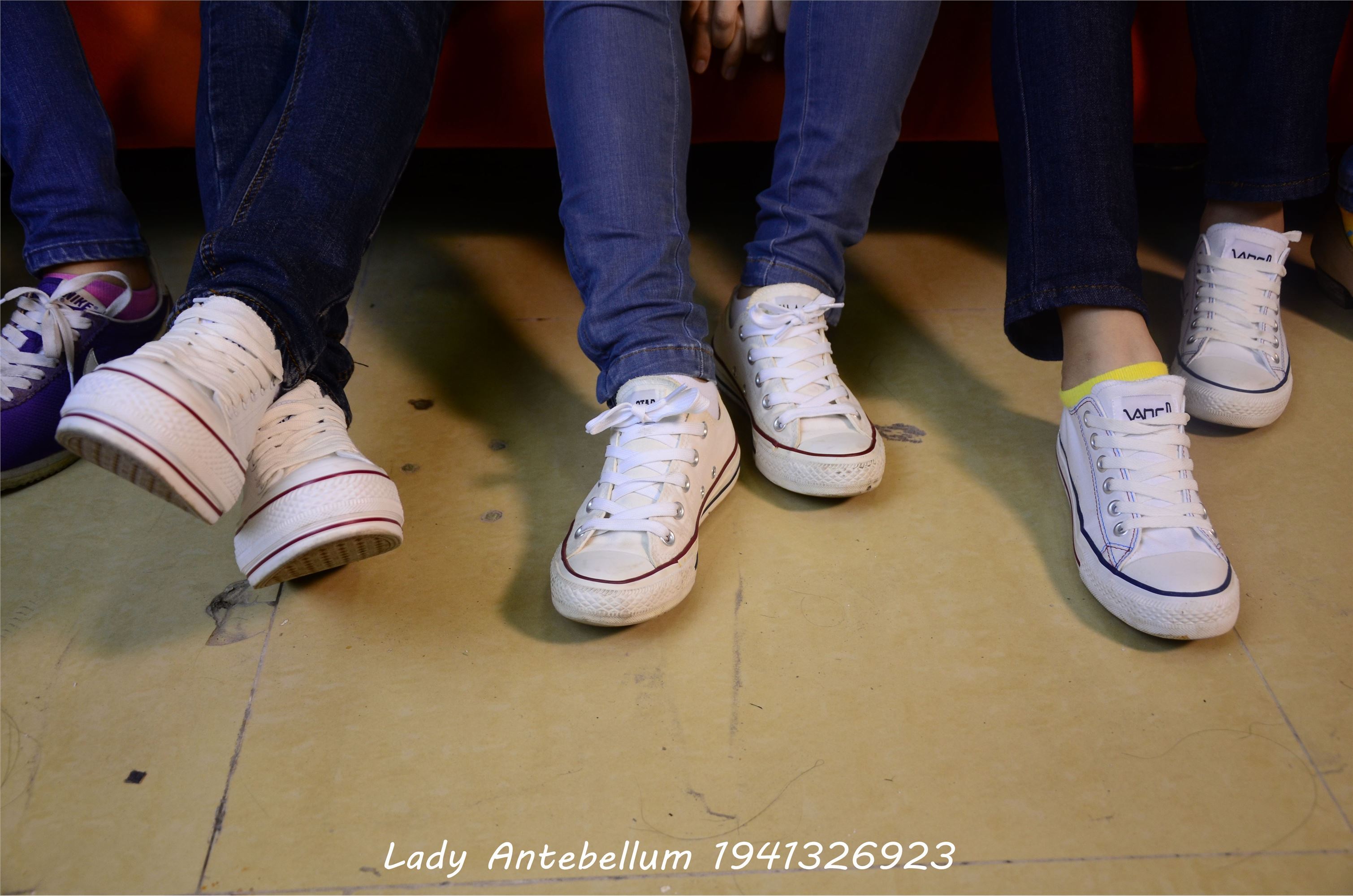 [战前女神] 恋足美腿棉袜女神级摄影套图 004