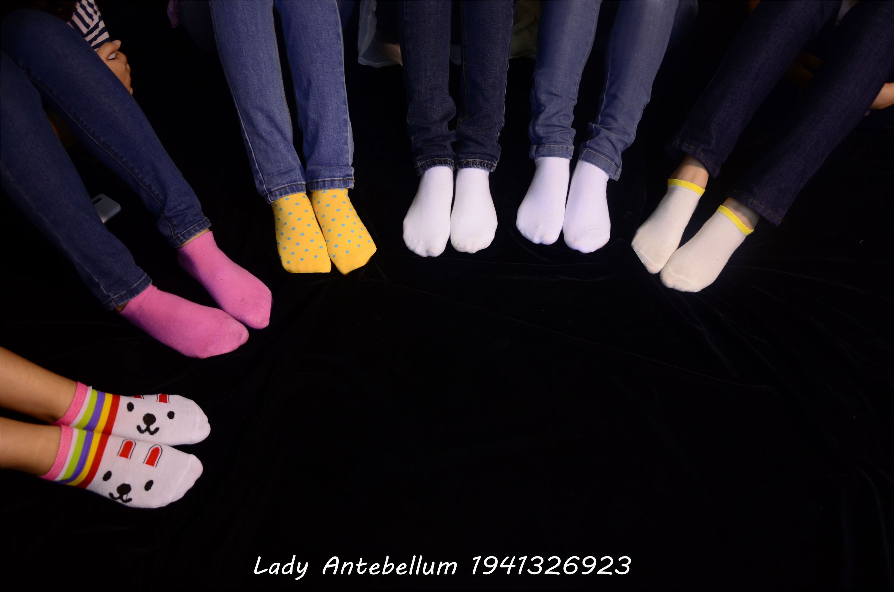 [战前女神] 恋足美腿棉袜女神级摄影套图 004