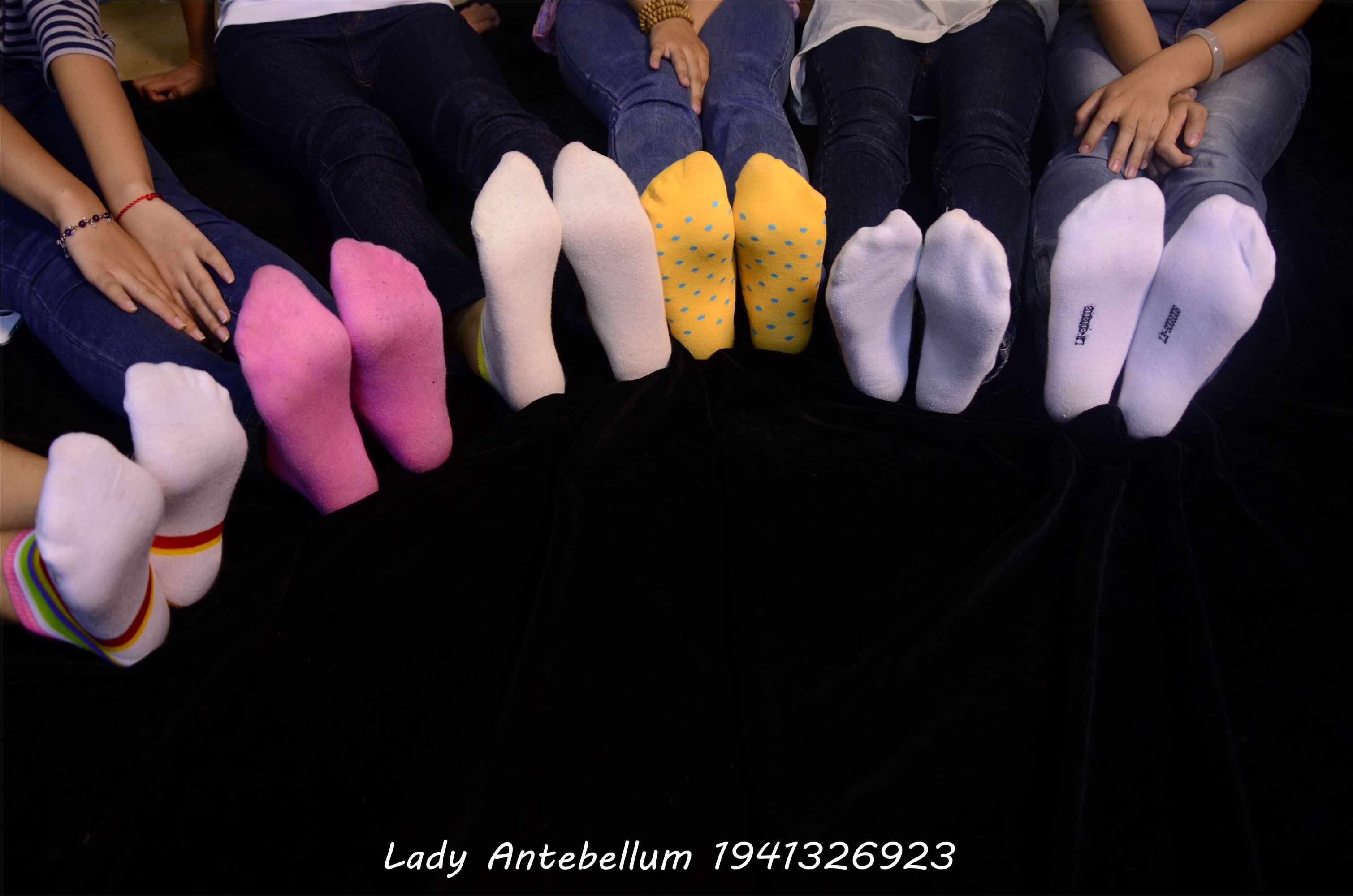 [战前女神] 恋足美腿棉袜女神级摄影套图 004