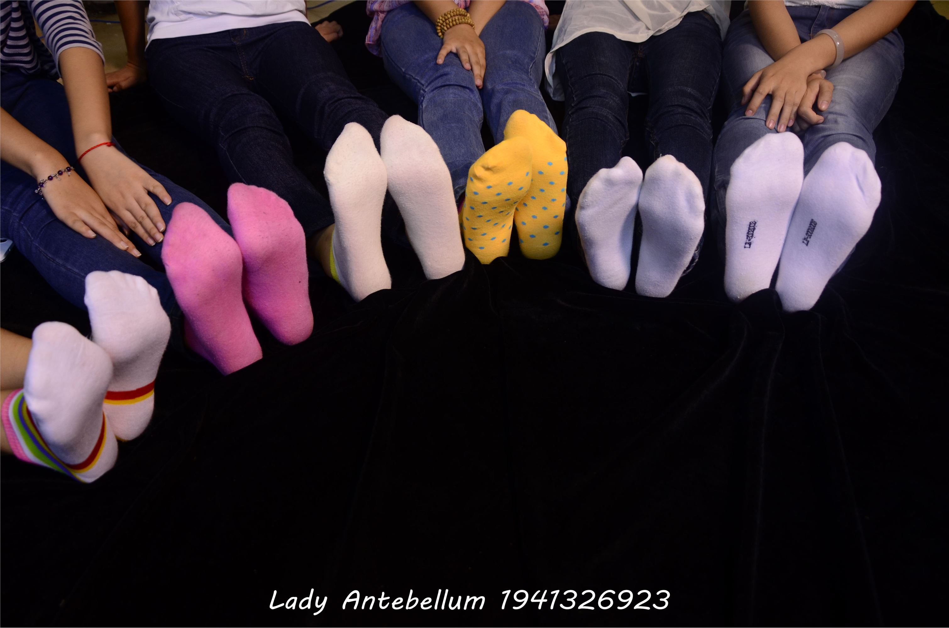 [战前女神] 恋足美腿棉袜女神级摄影套图 004