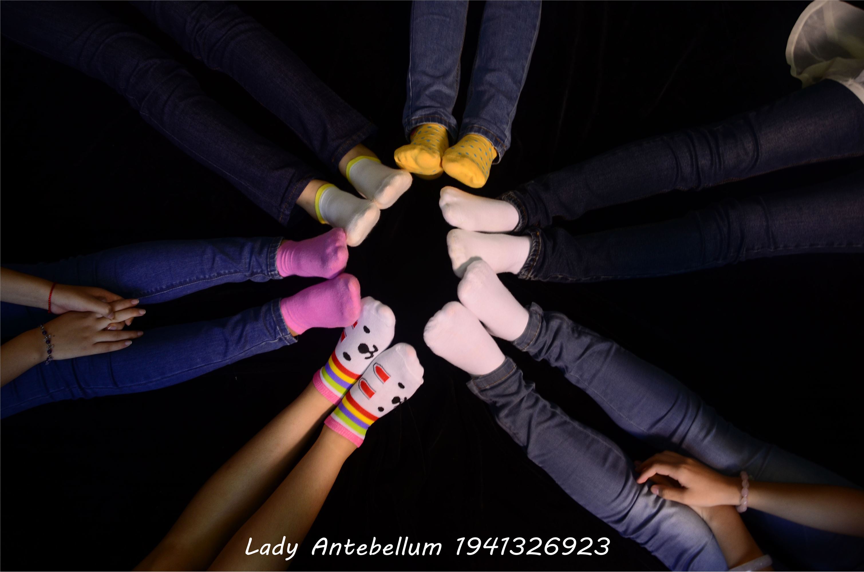 [战前女神] 恋足美腿棉袜女神级摄影套图 004