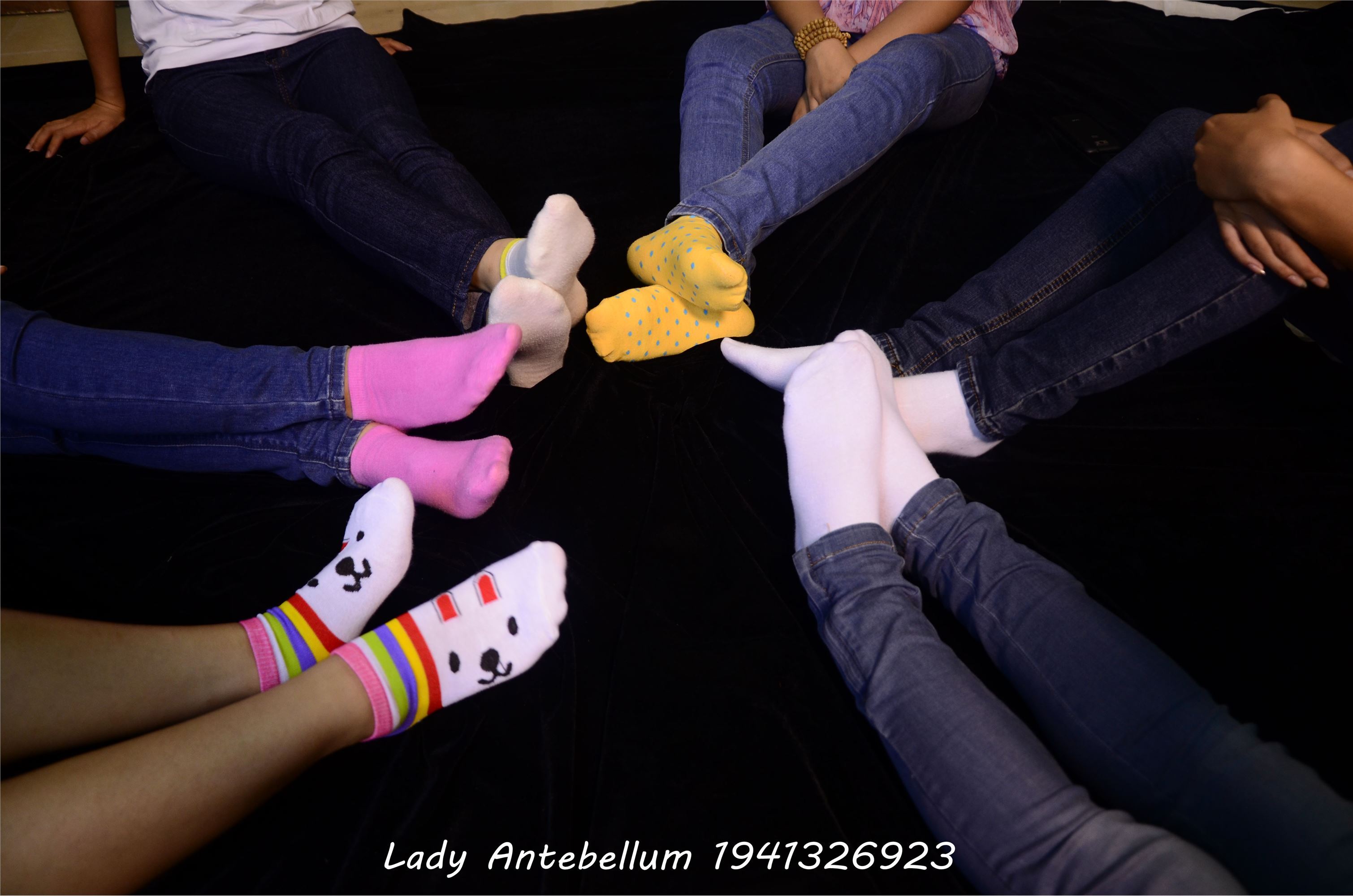 [战前女神] 恋足美腿棉袜女神级摄影套图 004