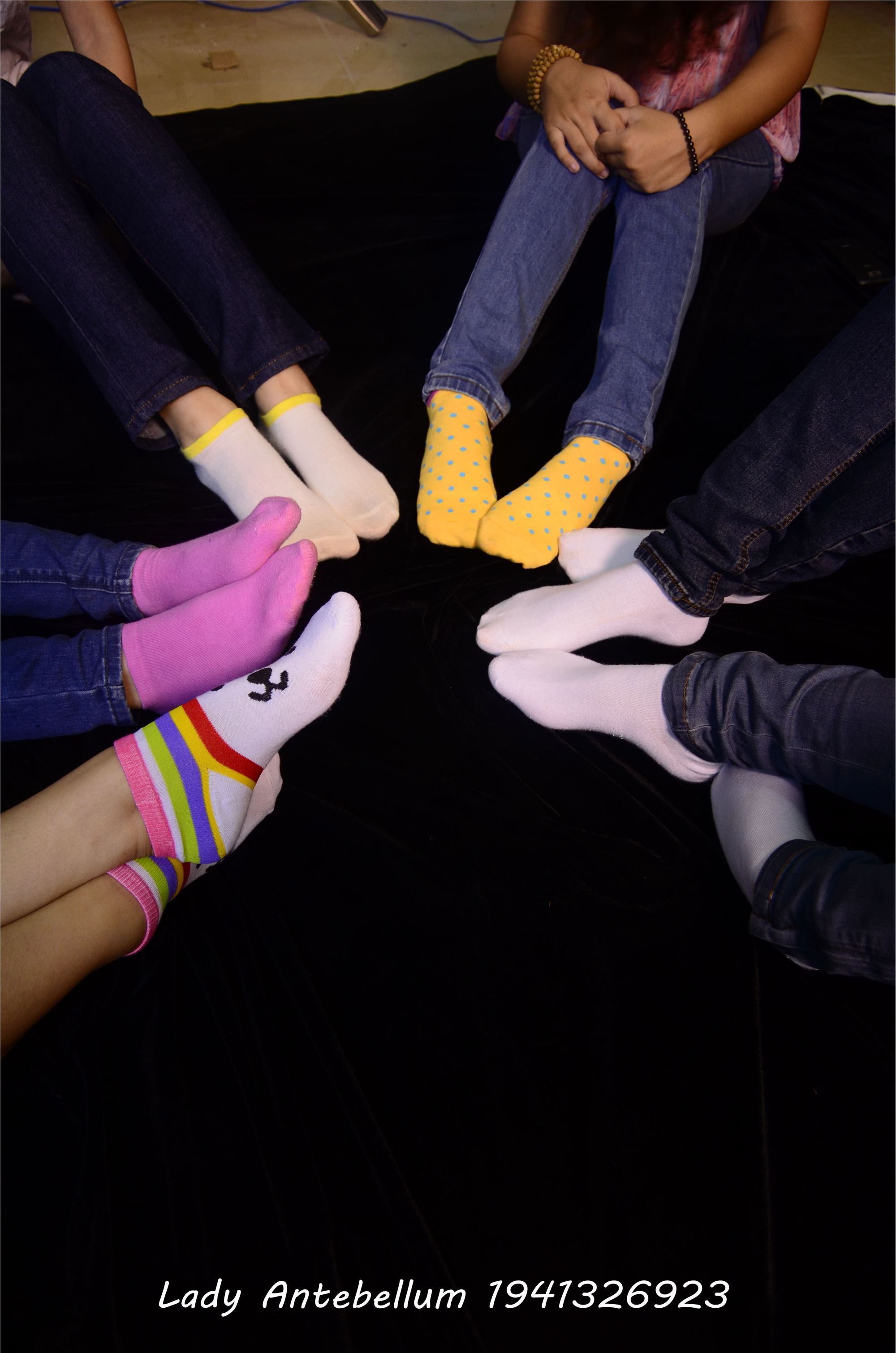 [战前女神] 恋足美腿棉袜女神级摄影套图 004