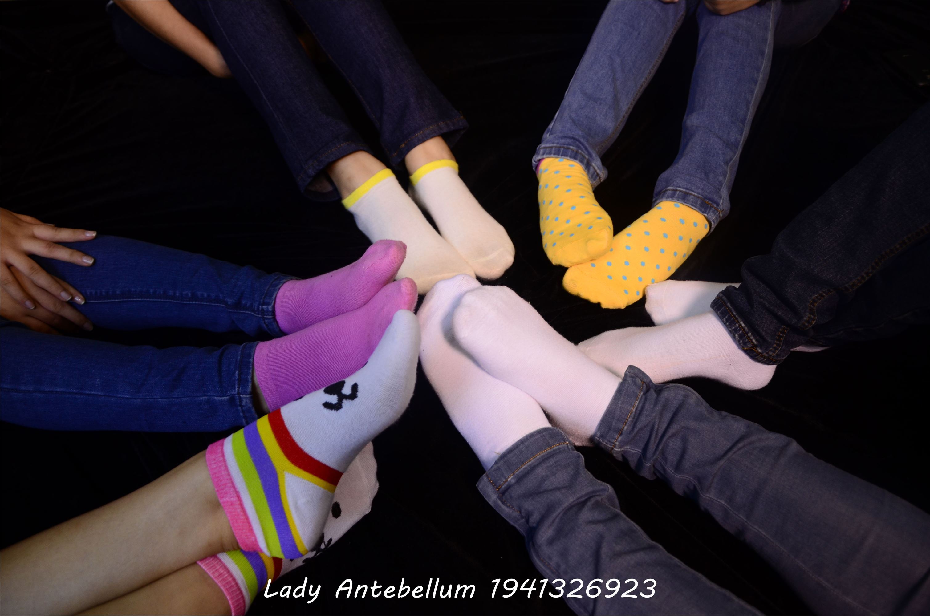 [战前女神] 恋足美腿棉袜女神级摄影套图 004