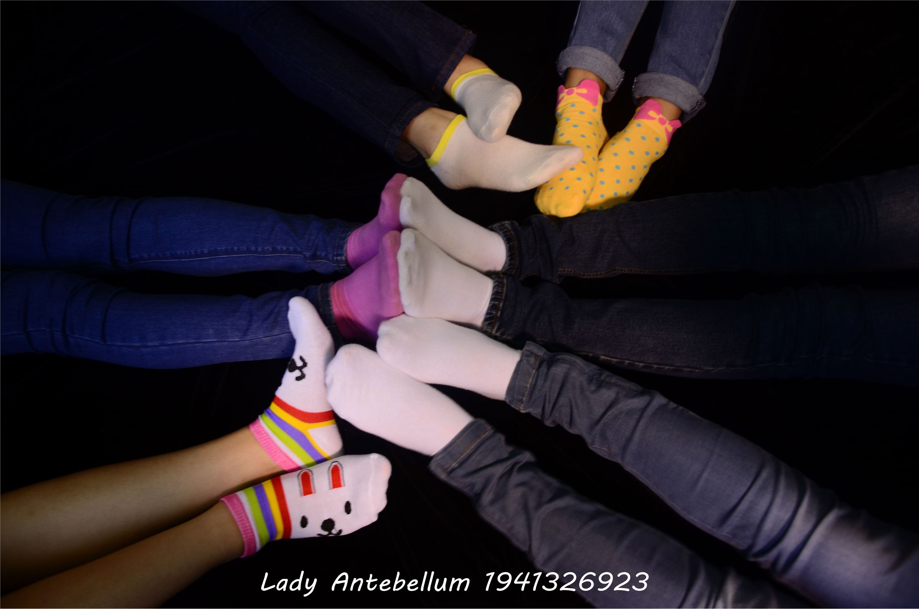 [战前女神] 恋足美腿棉袜女神级摄影套图 004