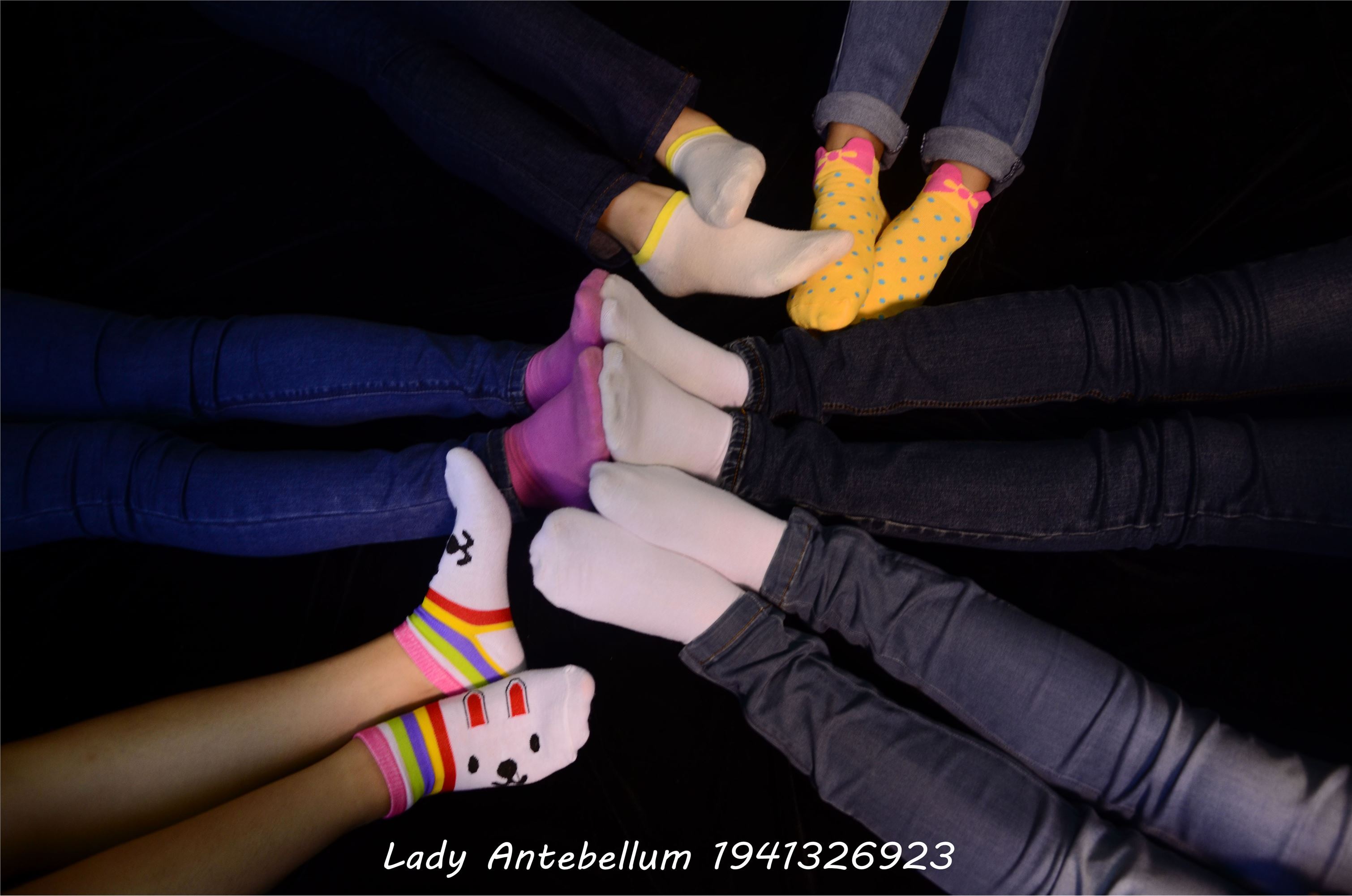 [战前女神] 恋足美腿棉袜女神级摄影套图 004