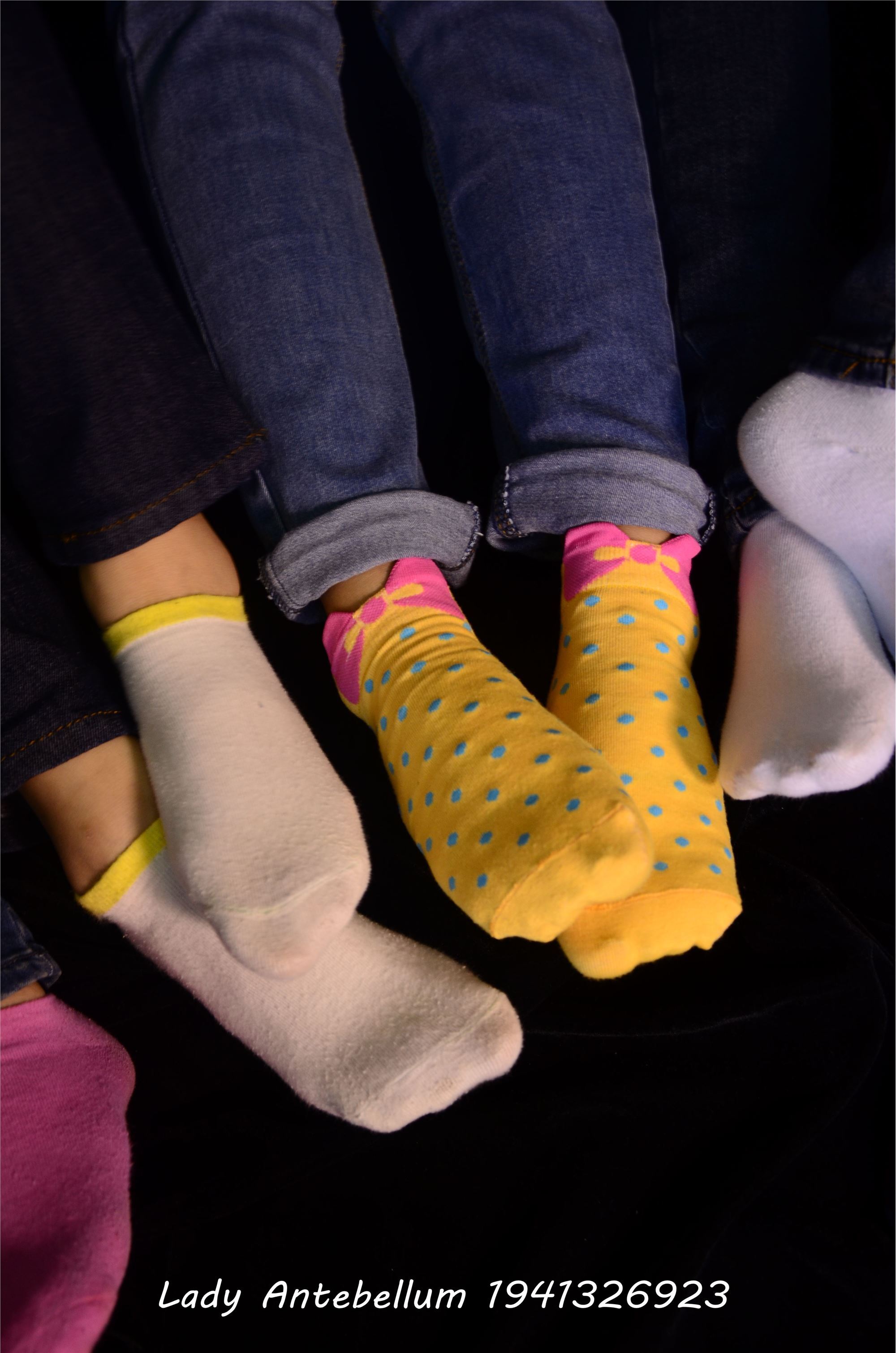 [战前女神] 恋足美腿棉袜女神级摄影套图 004