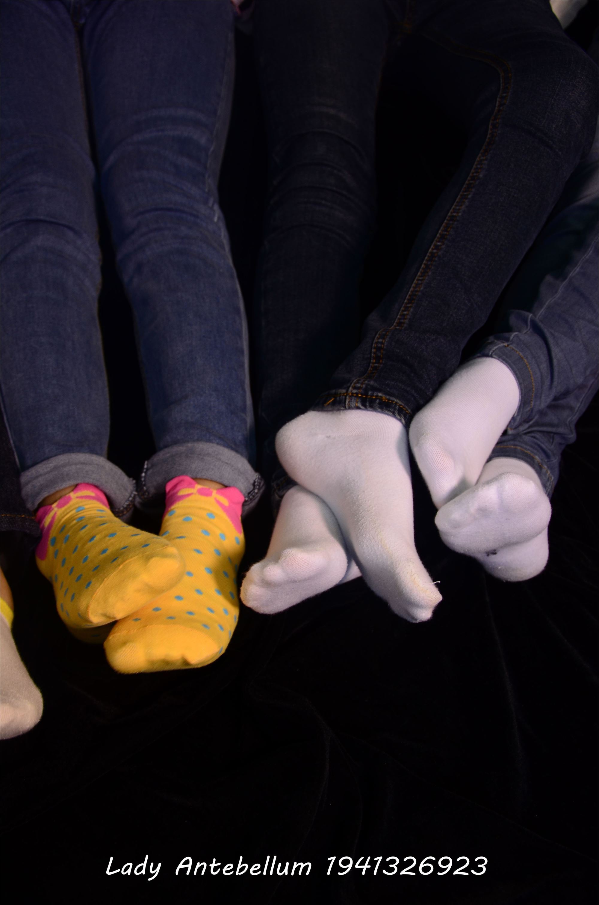 [战前女神] 恋足美腿棉袜女神级摄影套图 004