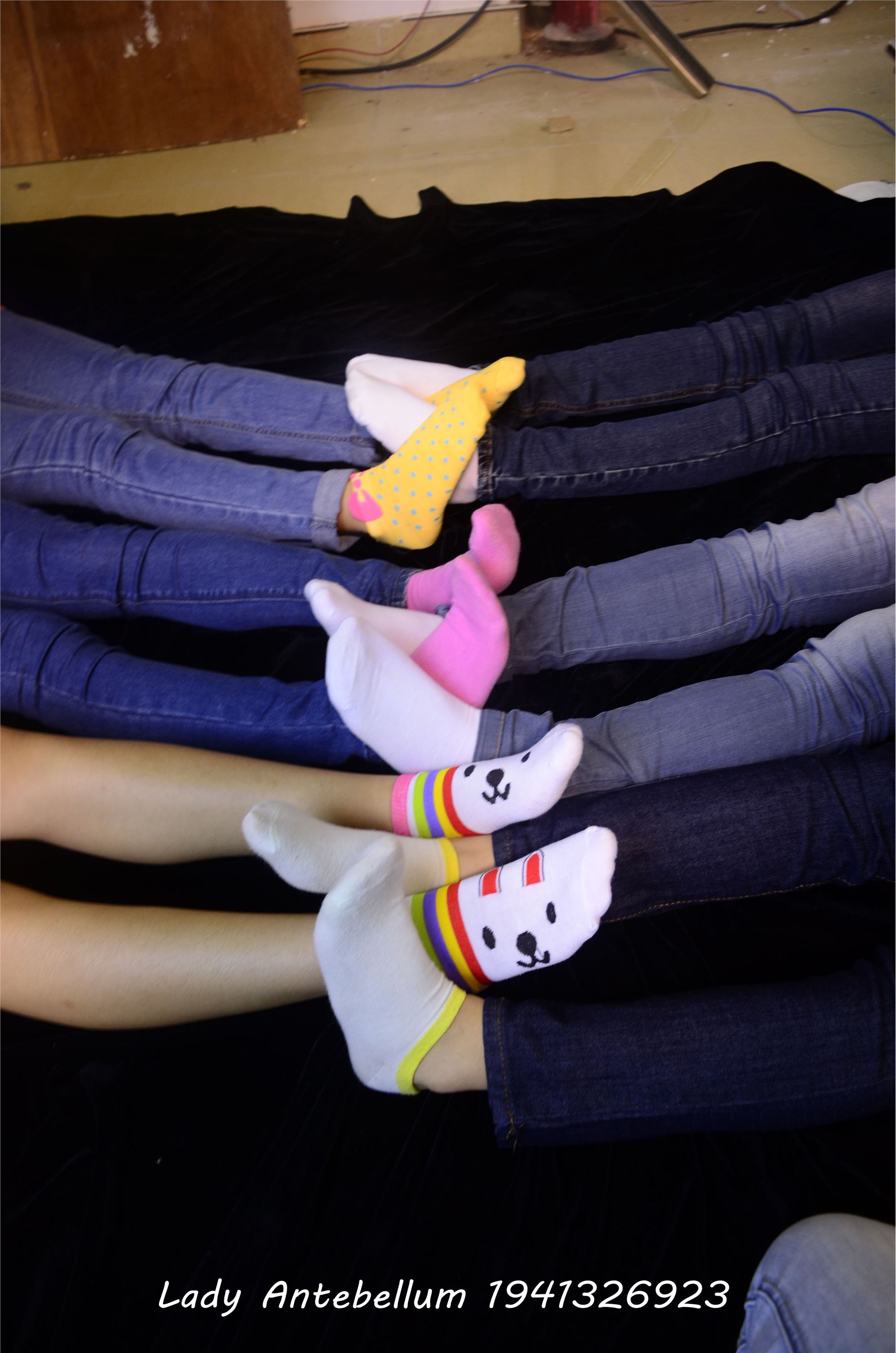 [战前女神] 恋足美腿棉袜女神级摄影套图 004