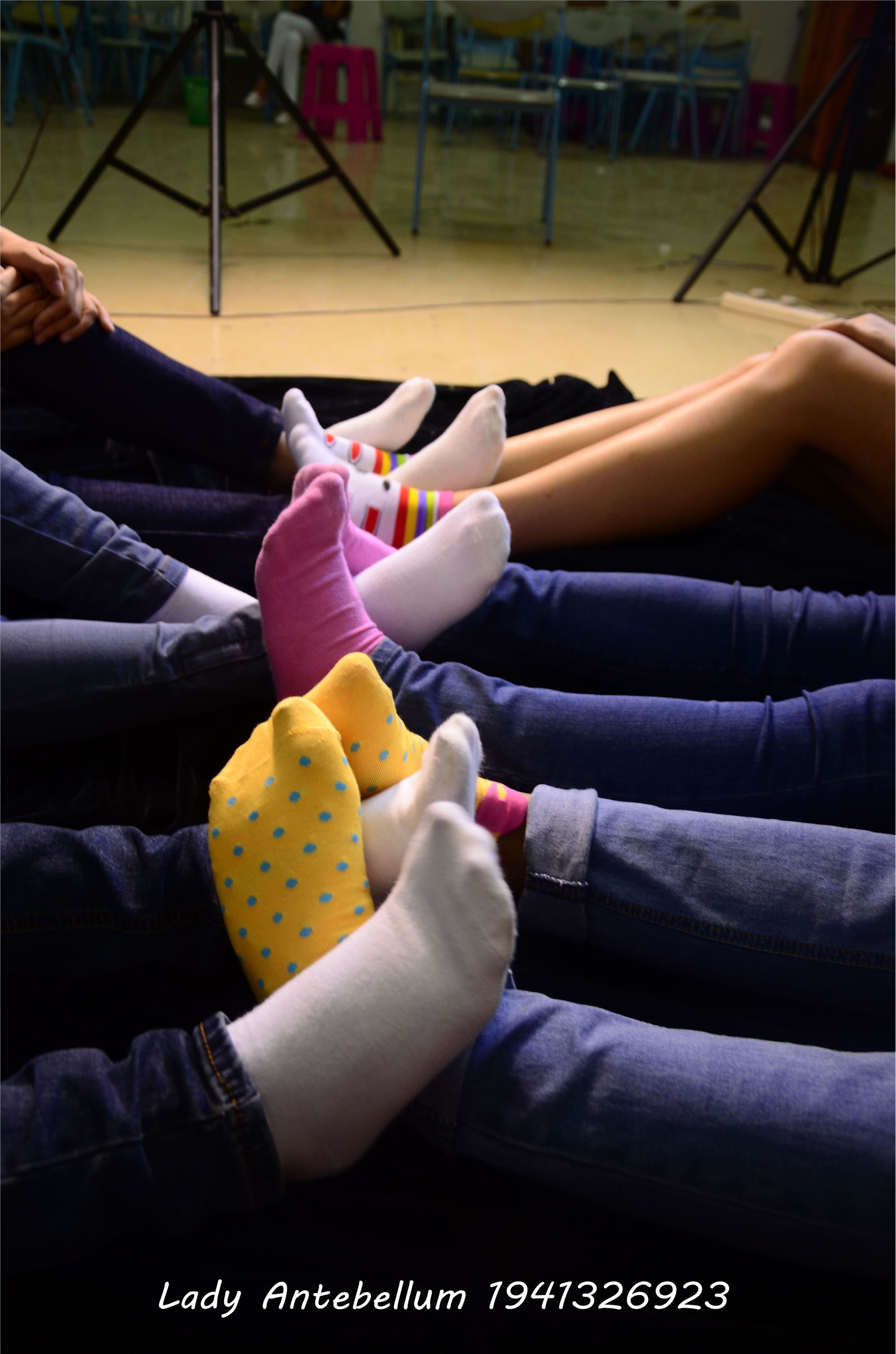 [战前女神] 恋足美腿棉袜女神级摄影套图 004