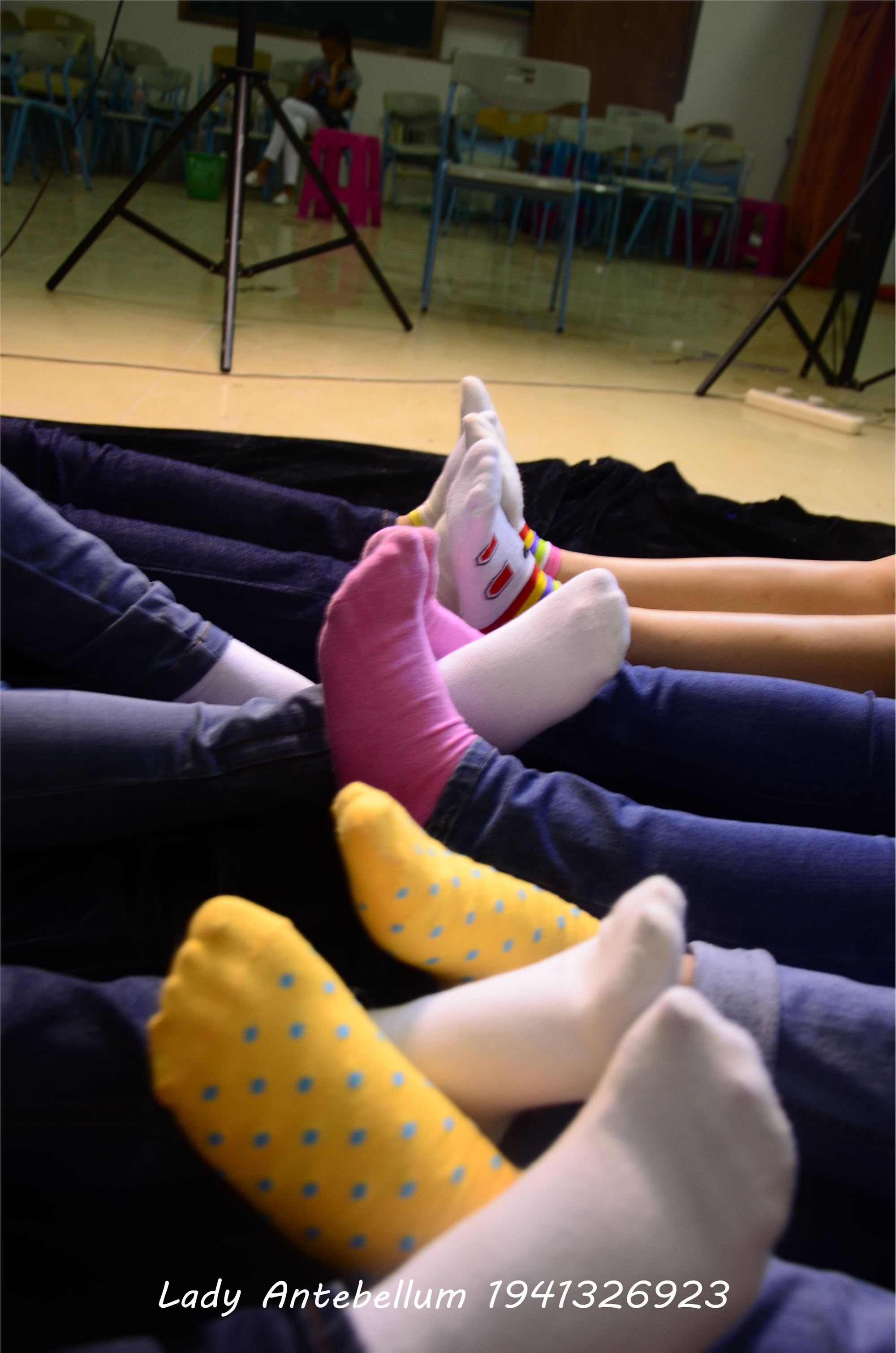 [战前女神] 恋足美腿棉袜女神级摄影套图 004